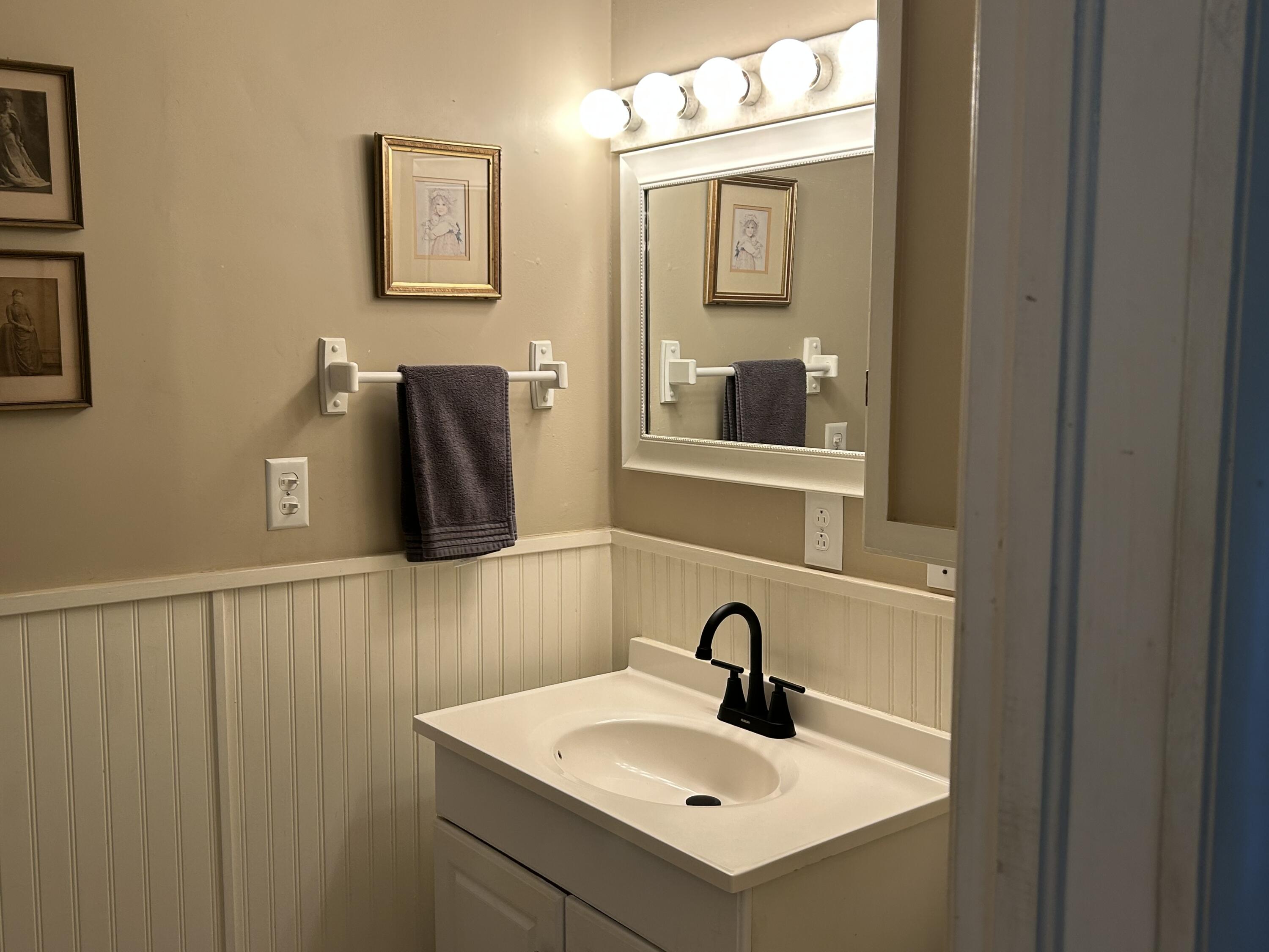 102 Broadway Street Property Photo 24