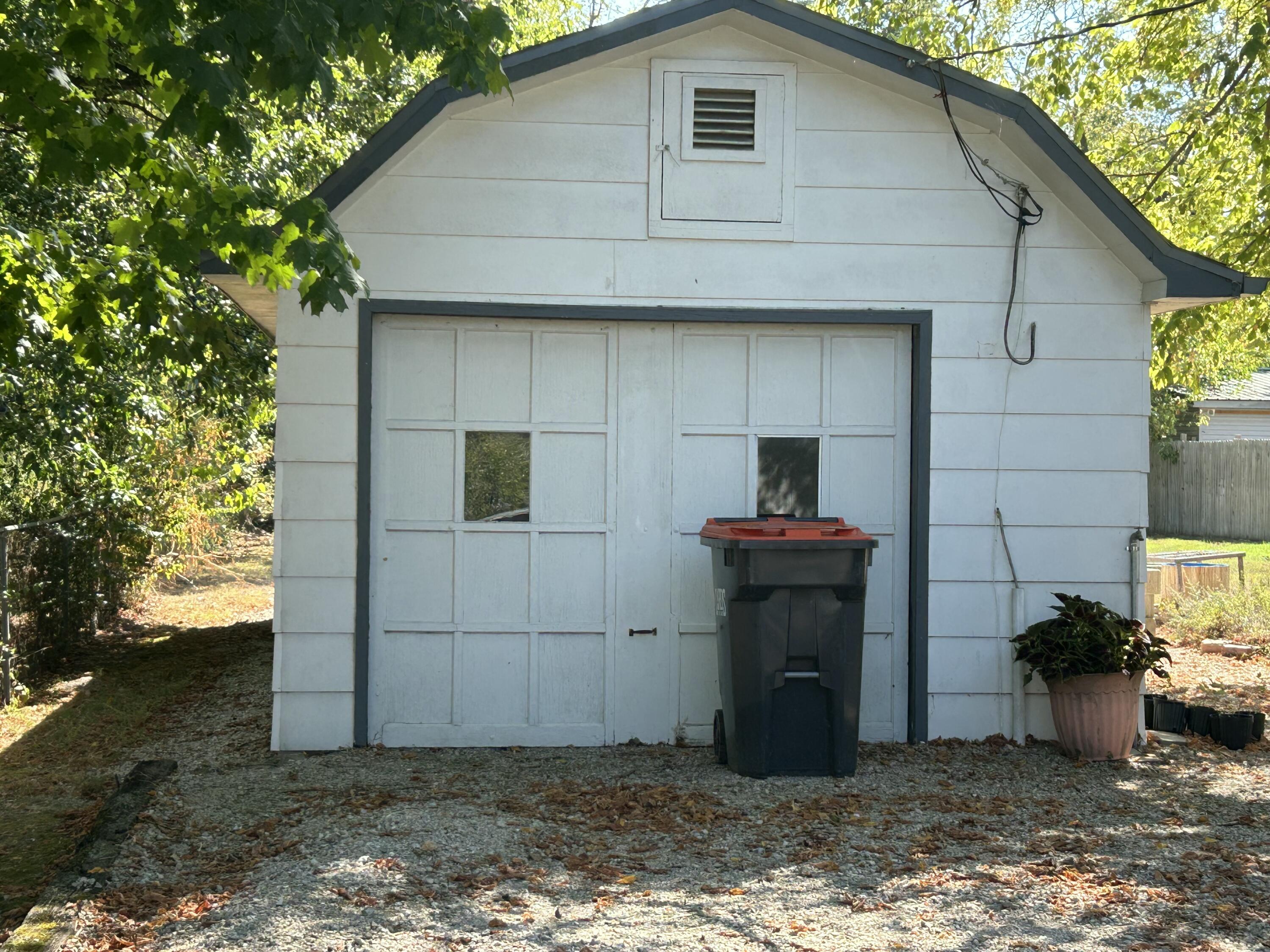 102 Broadway Street Property Photo 44