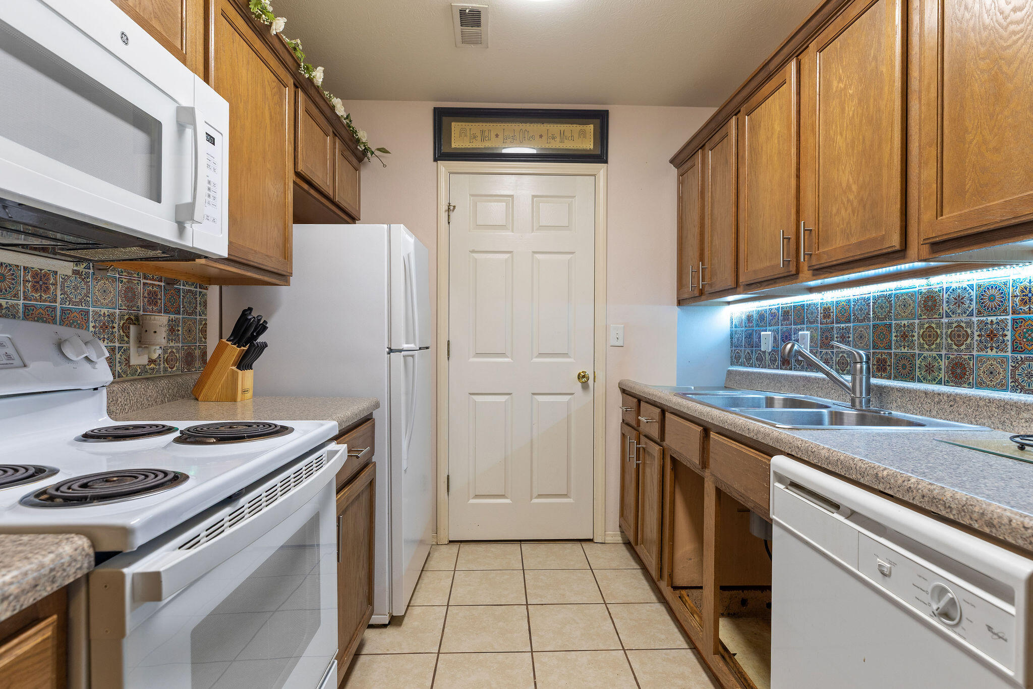 296 & 298 Forest Lane Property Photo 6