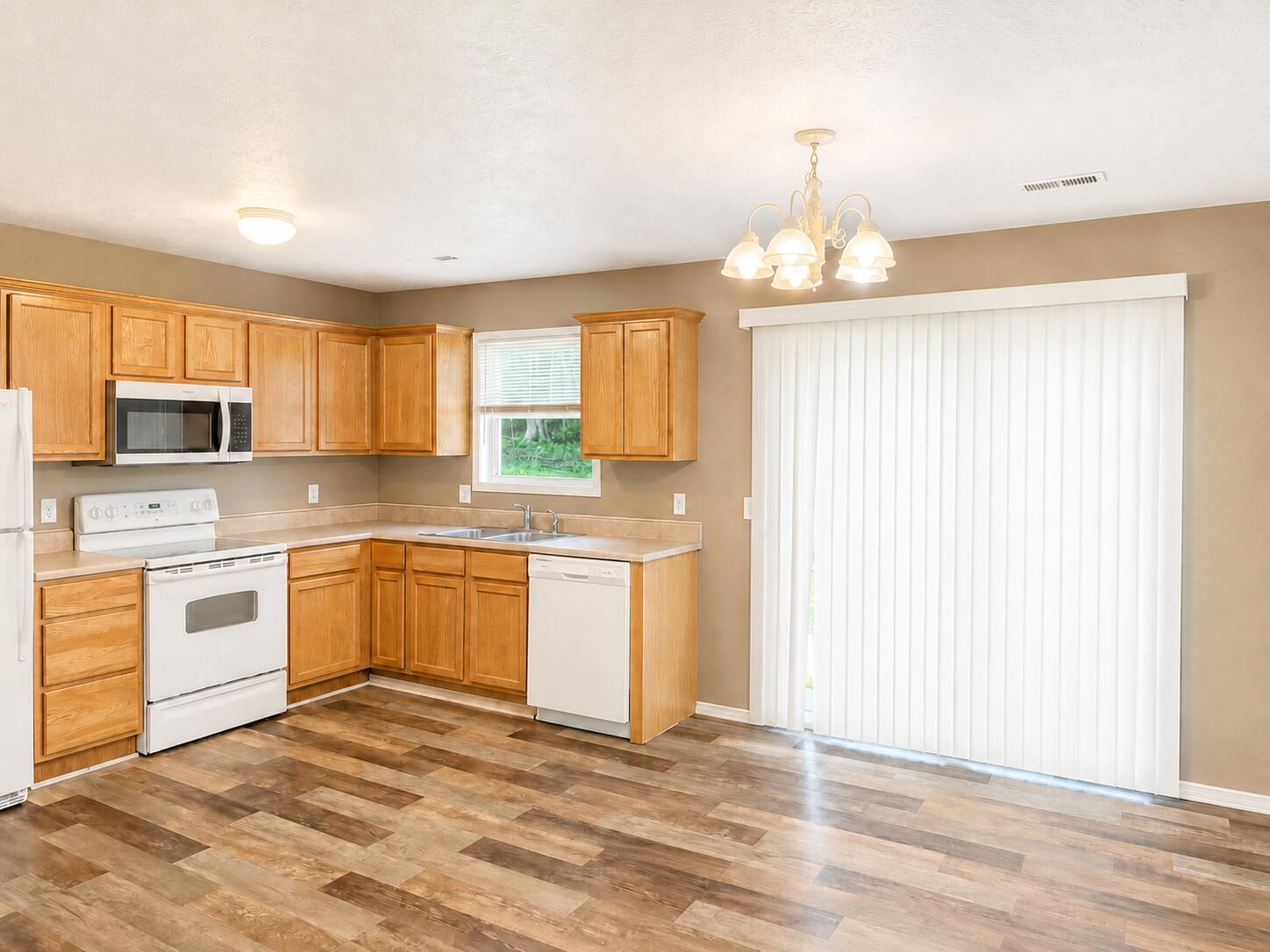 5005 Peach Drive Property Photo 1