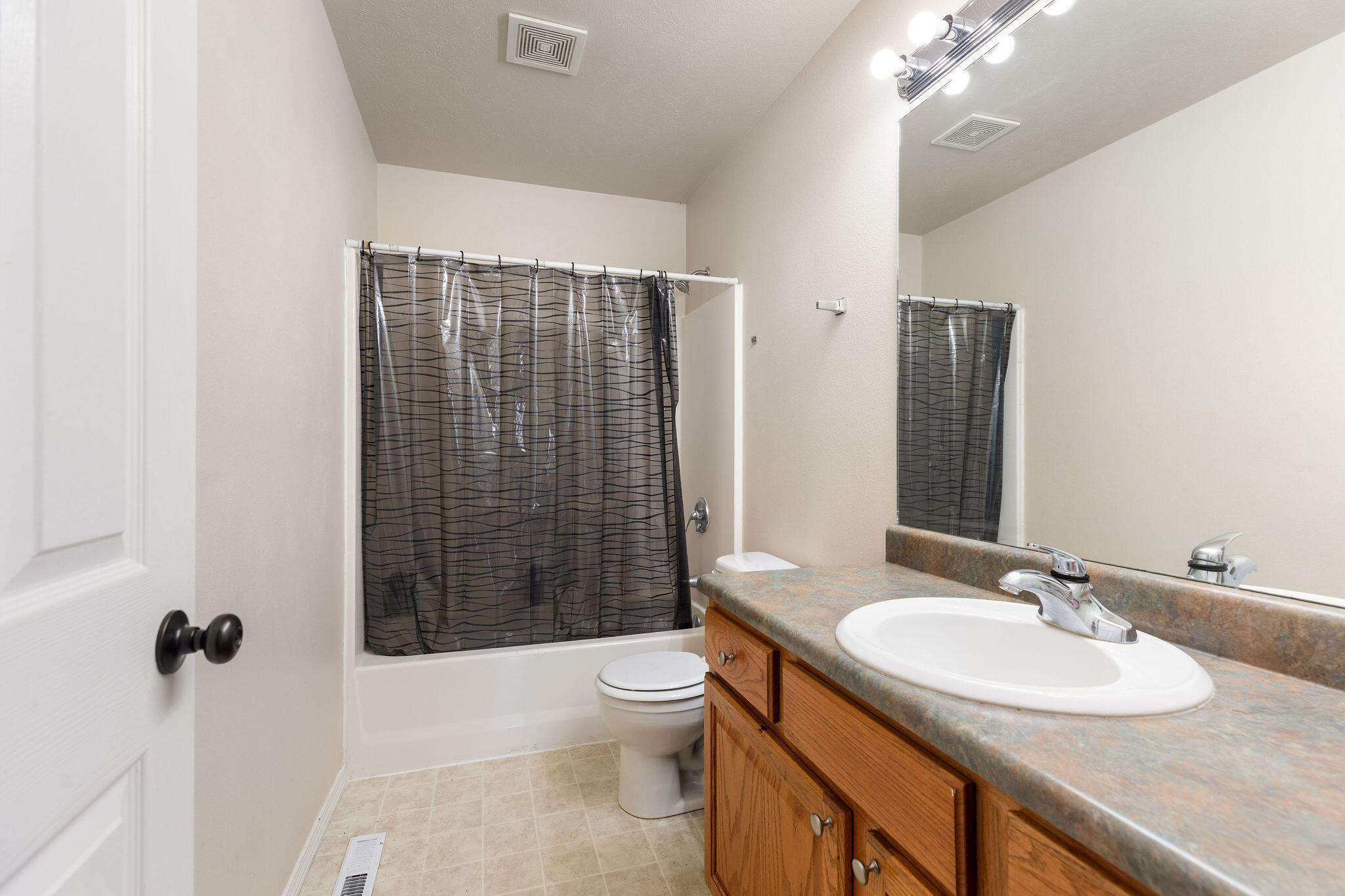 287 & 289 Forest Lane Property Photo 5