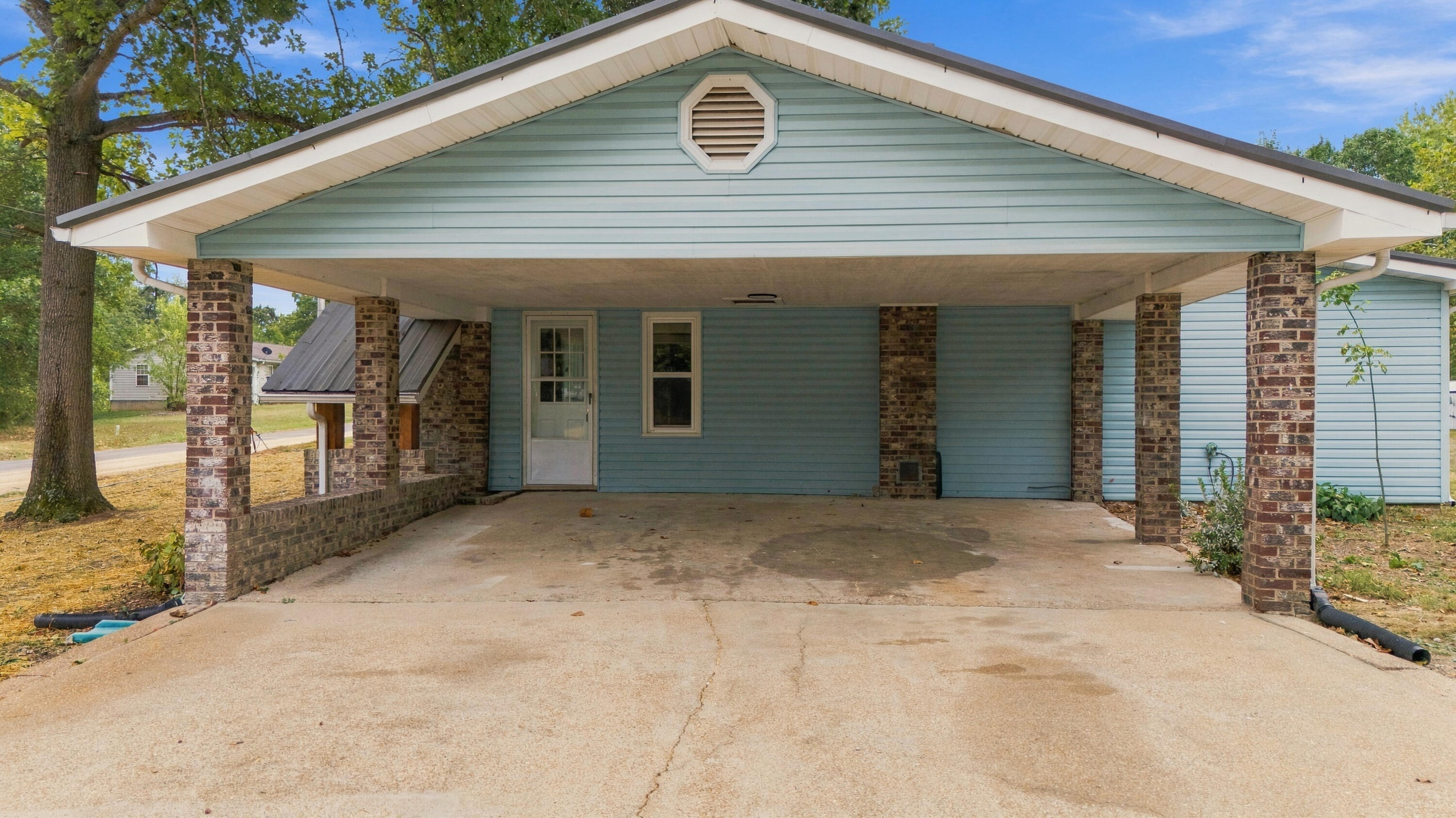 504 David Drive Property Photo 3