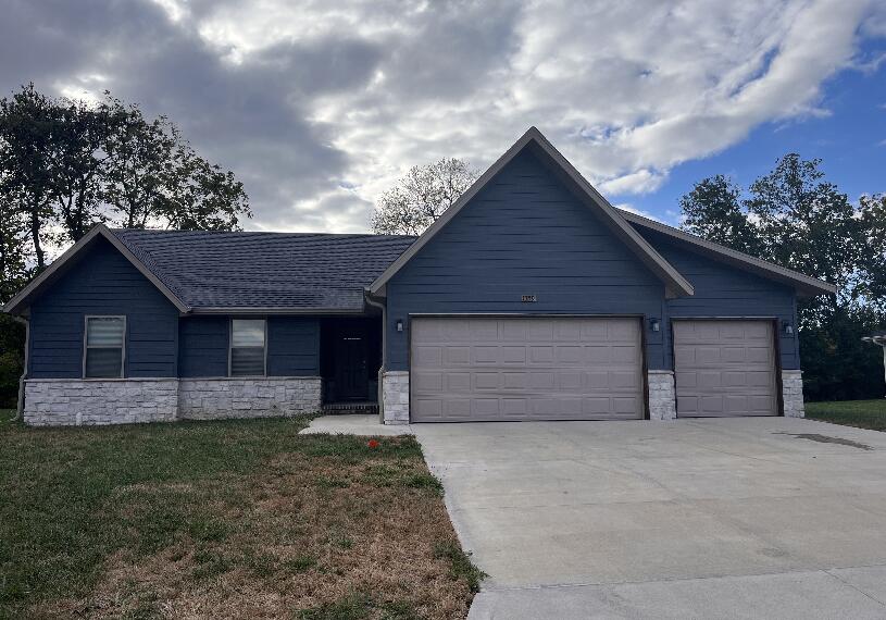 1359 South Mahn Avenue Property Photo 2