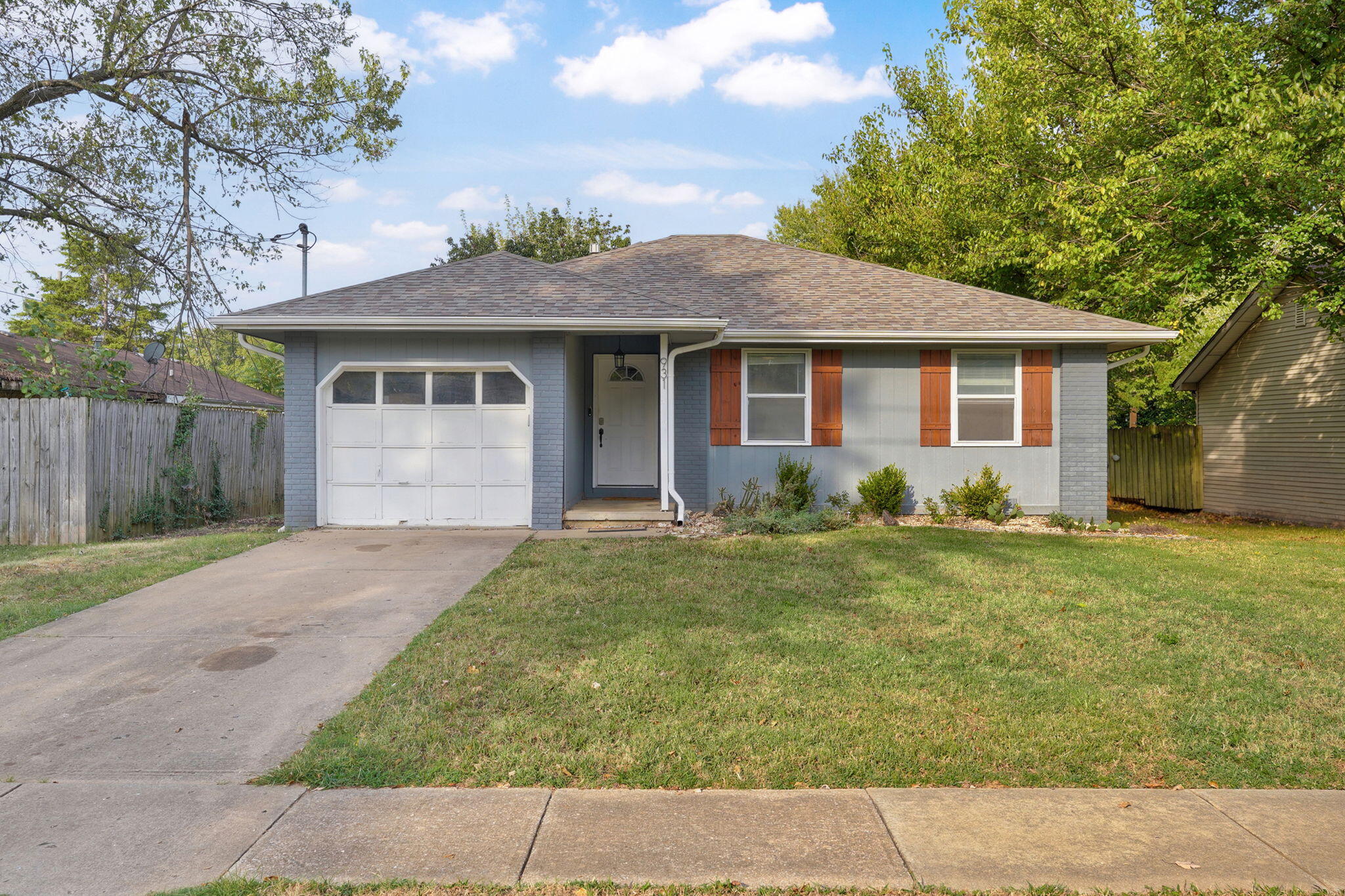 931 South Main Avenue Property Photo 1