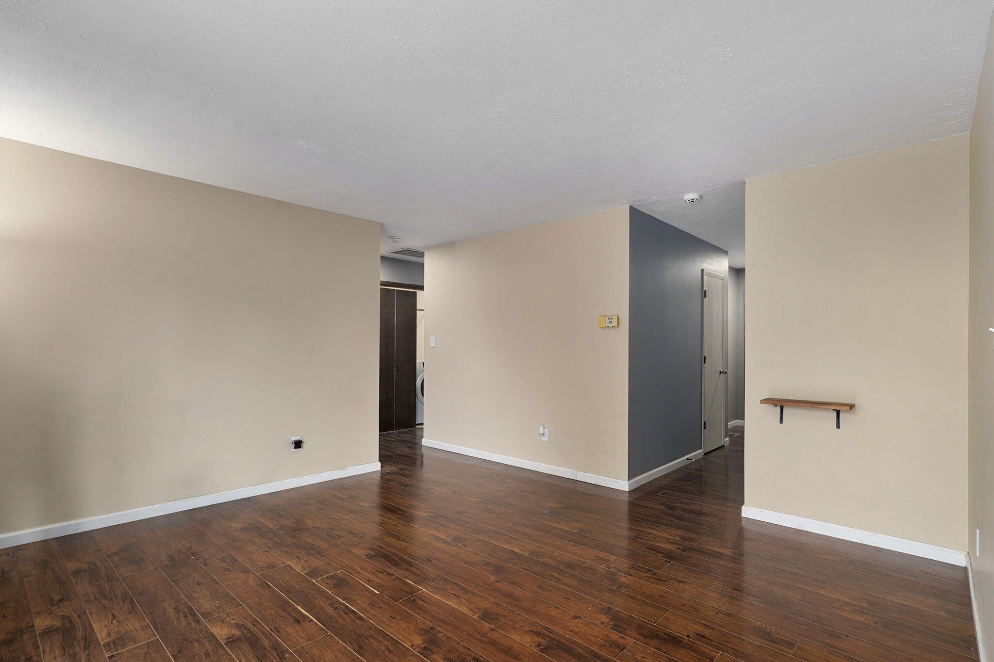 931 South Main Avenue Property Photo 5