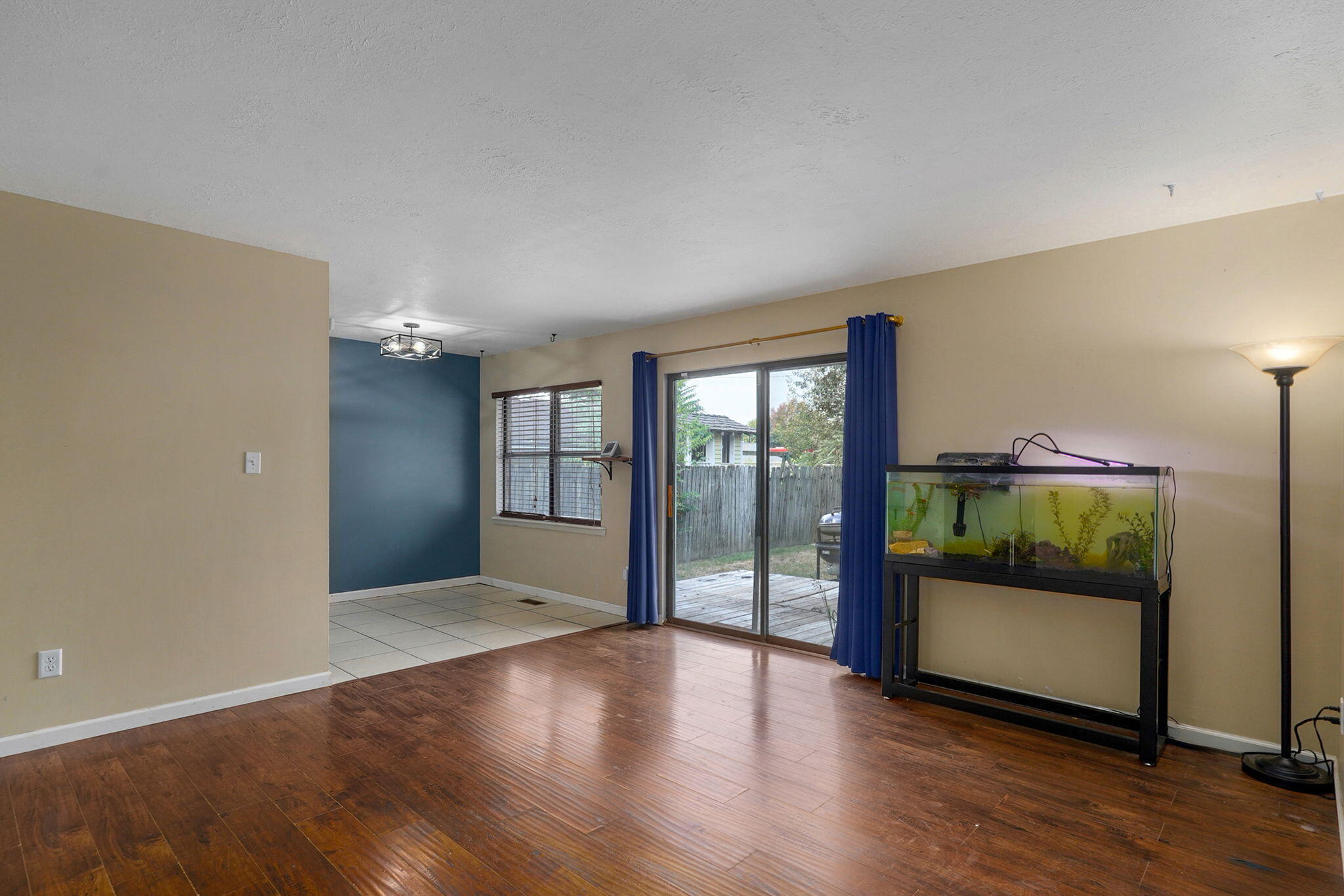 931 South Main Avenue Property Photo 6