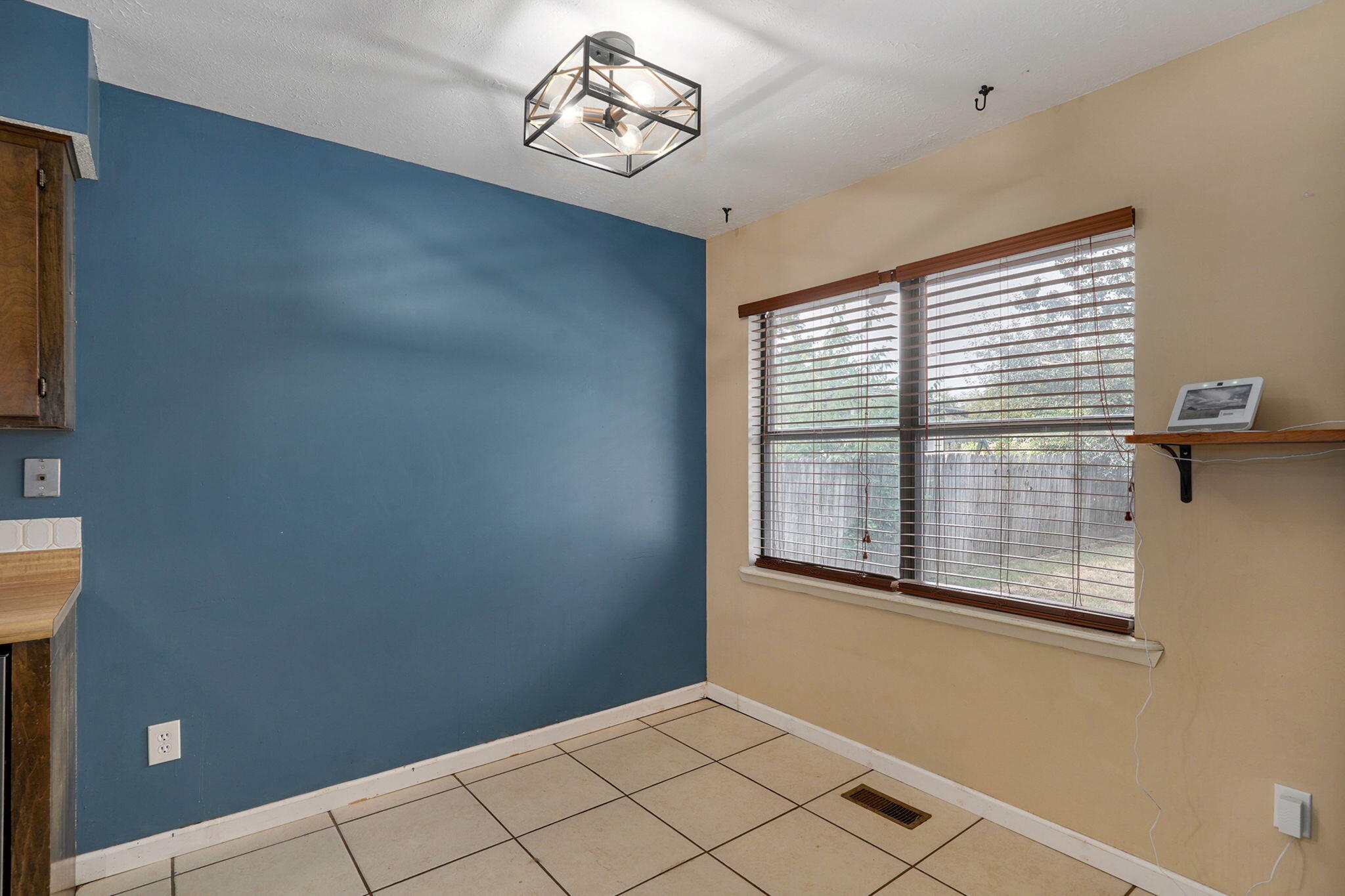 931 South Main Avenue Property Photo 7
