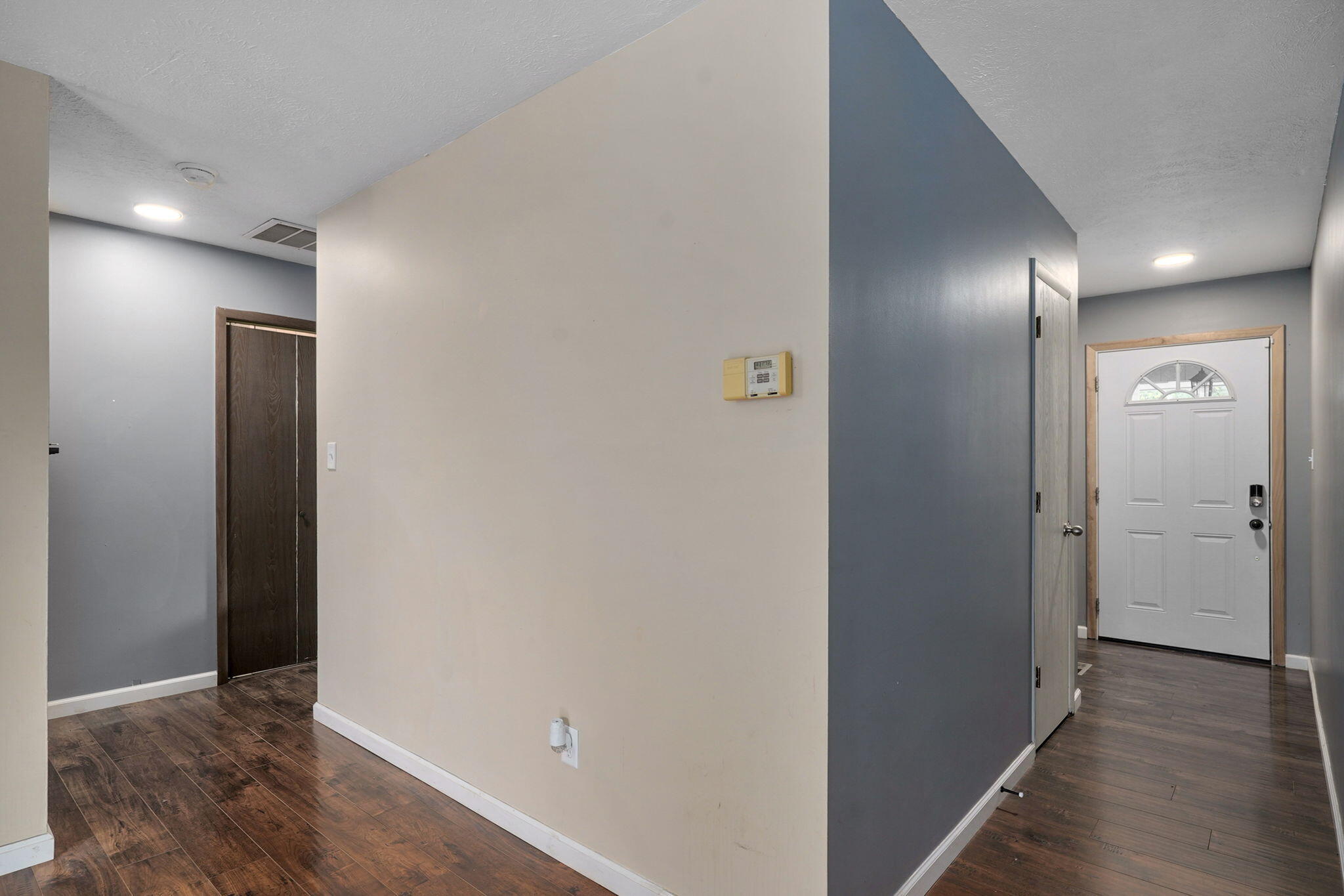 931 South Main Avenue Property Photo 12
