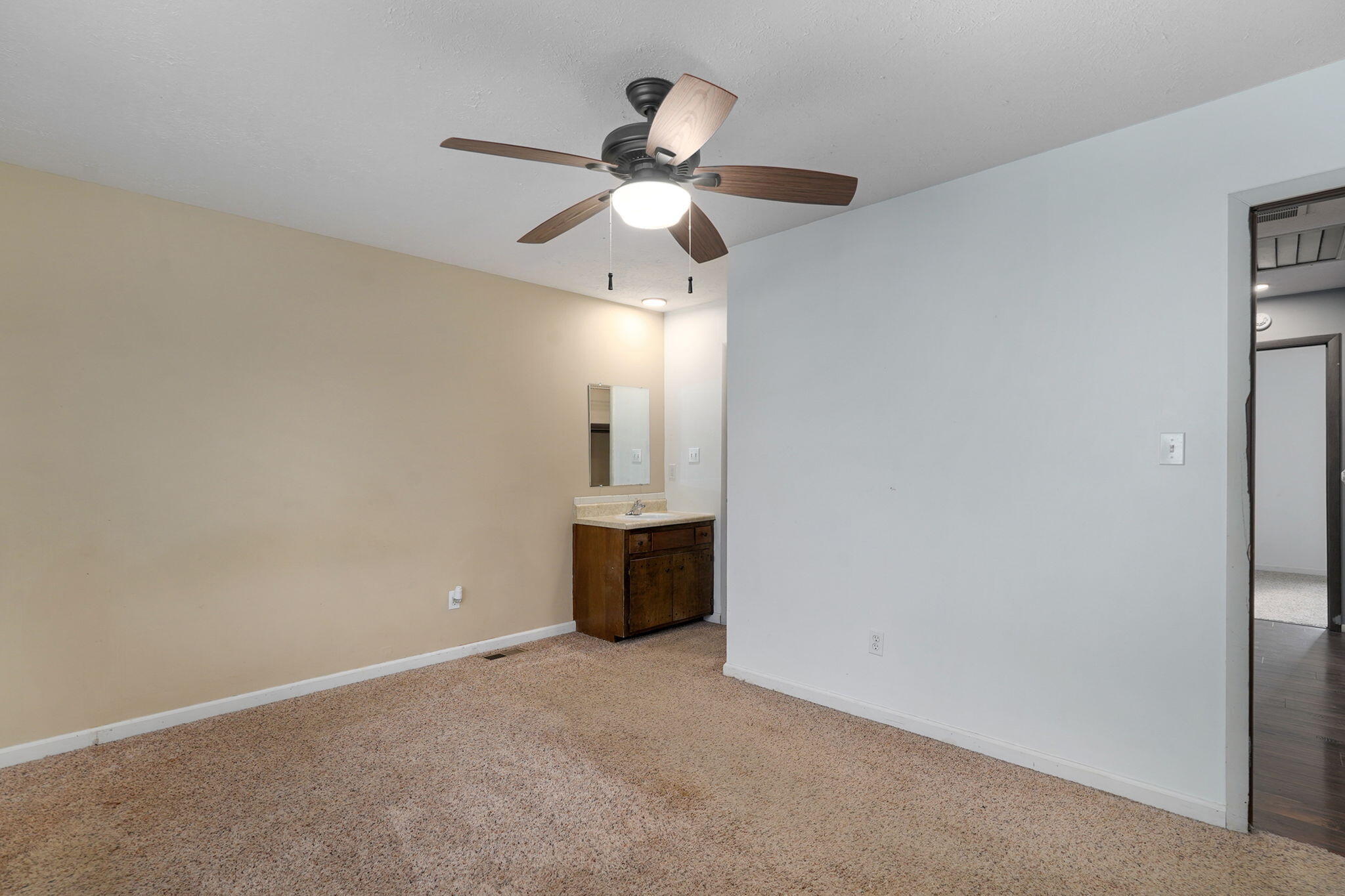 931 South Main Avenue Property Photo 13
