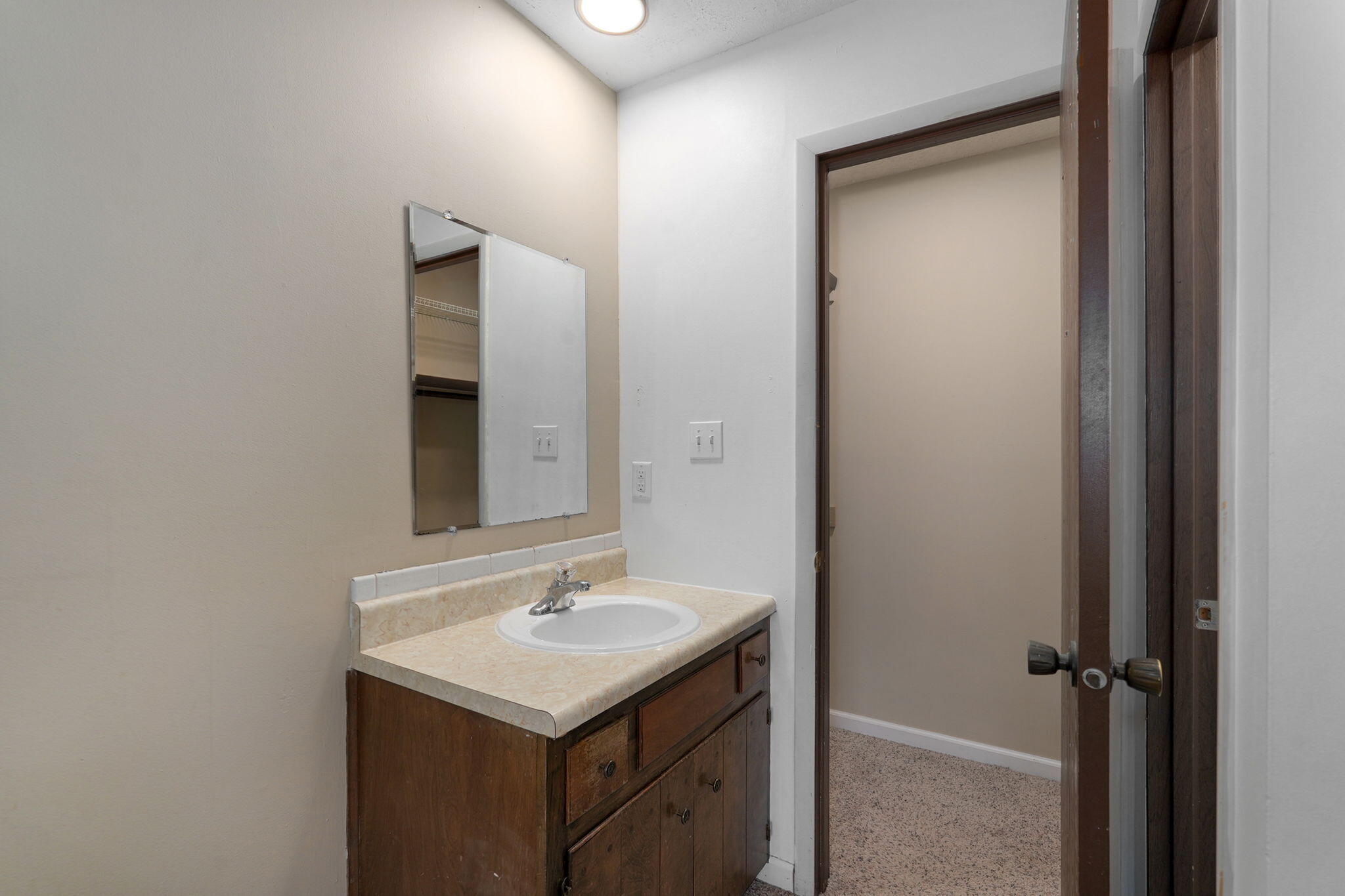 931 South Main Avenue Property Photo 14