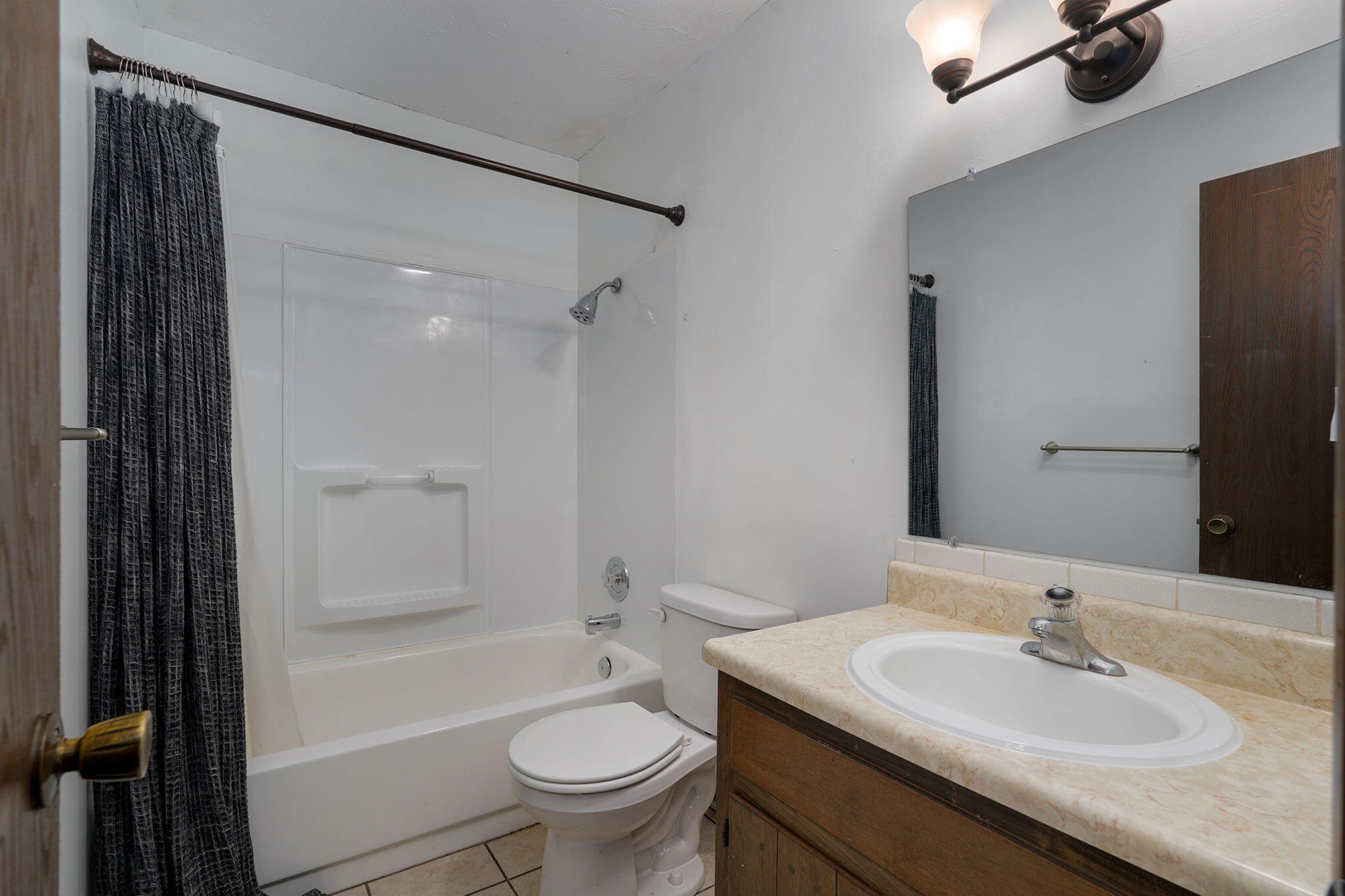 931 South Main Avenue Property Photo 17