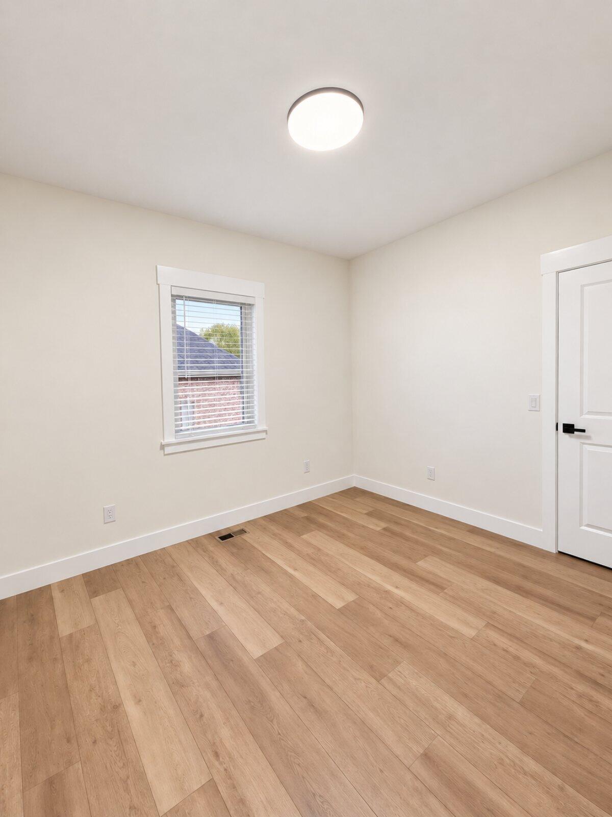 816 West Myra Drive Property Photo 12