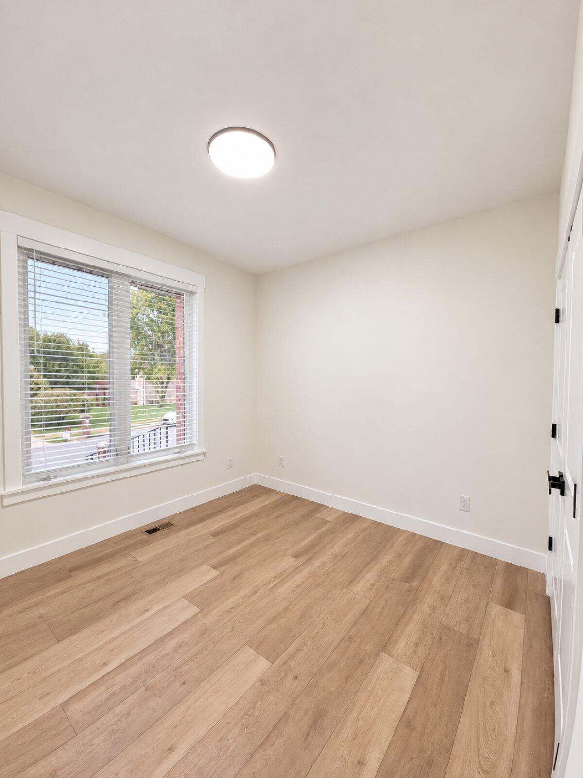 816 West Myra Drive Property Photo 13