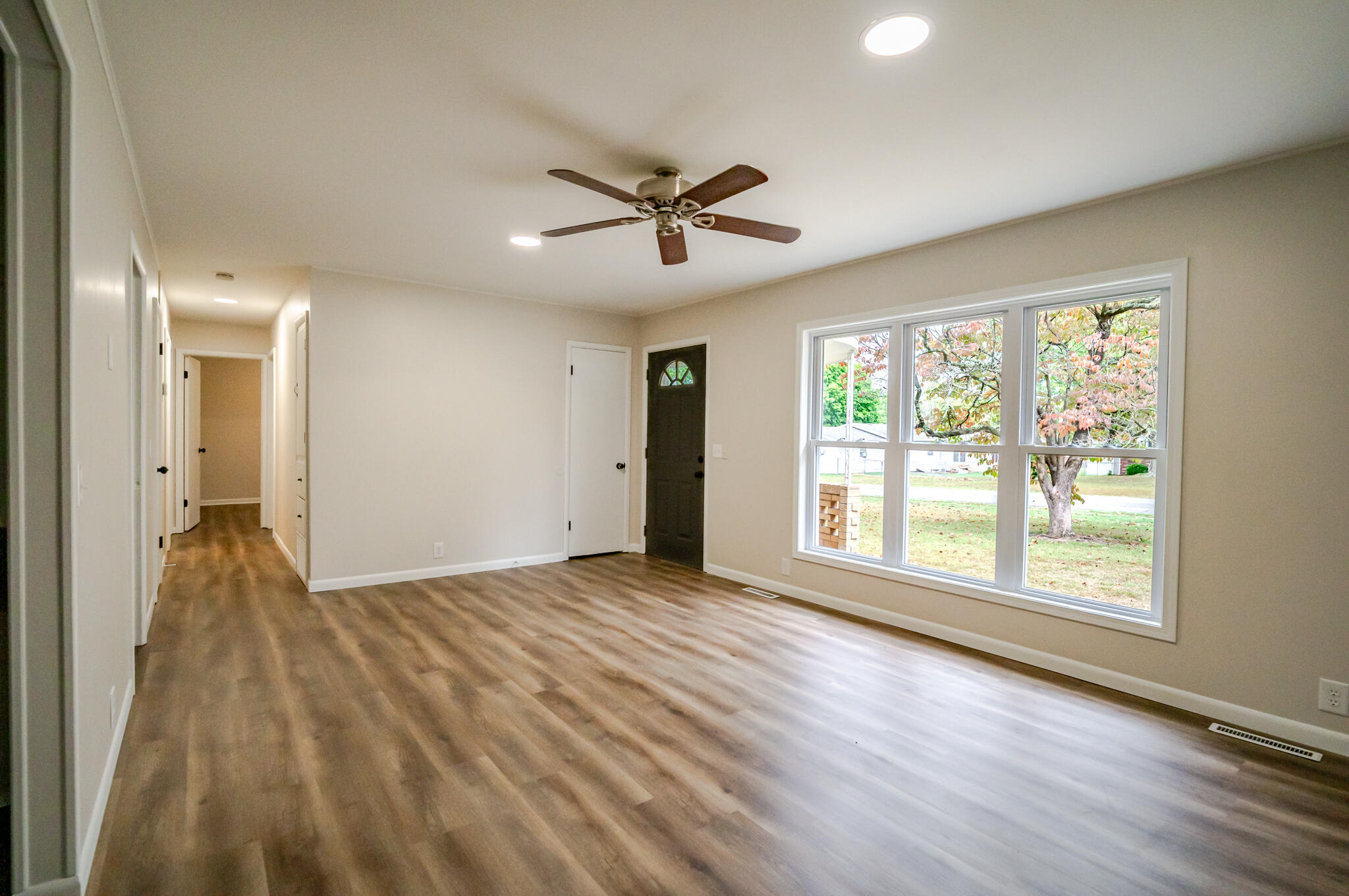 908 West Elm Street Property Photo 5