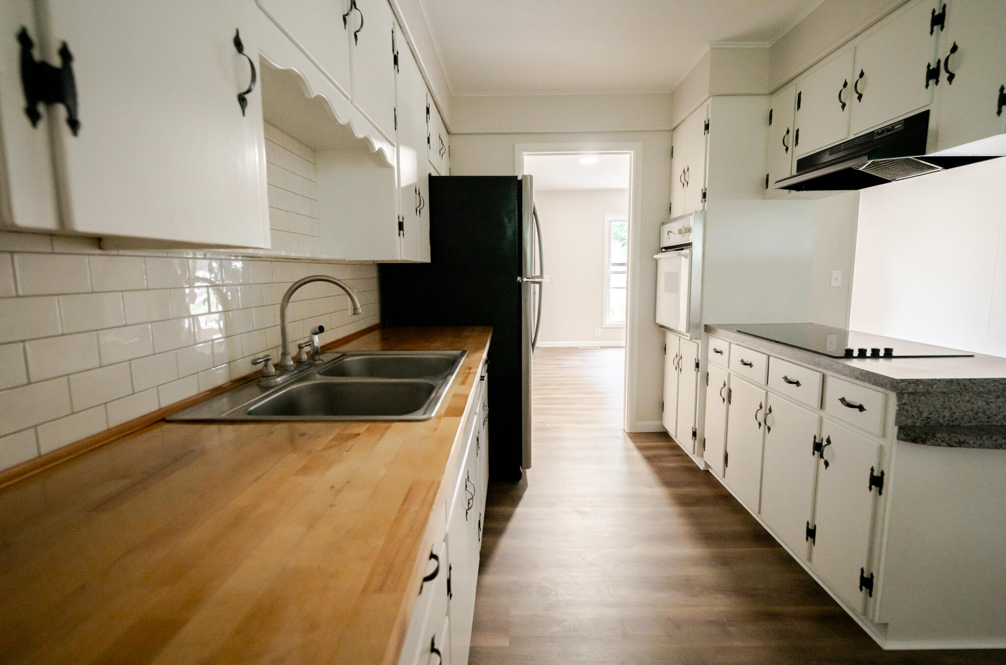 908 West Elm Street Property Photo 13