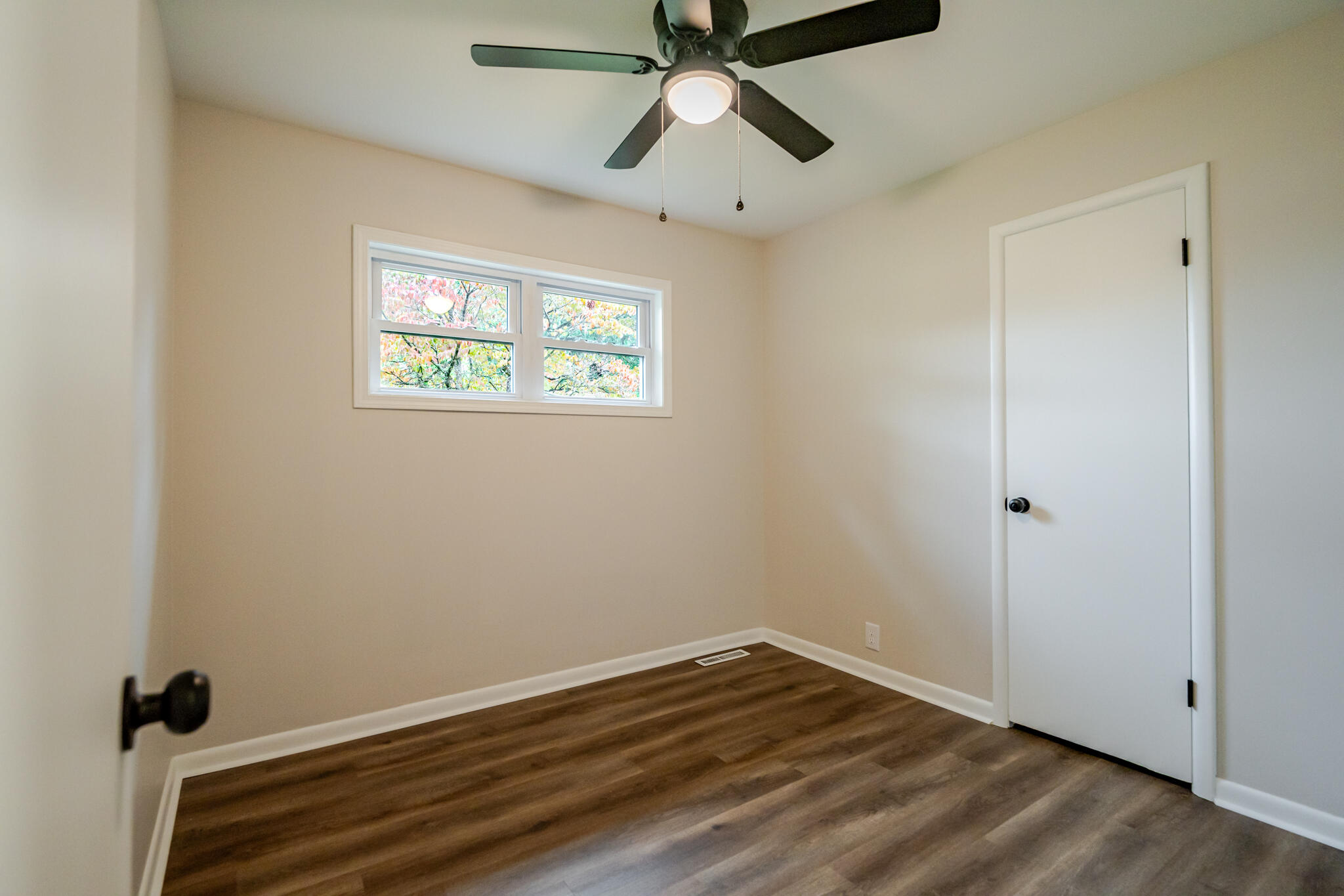 908 West Elm Street Property Photo 16