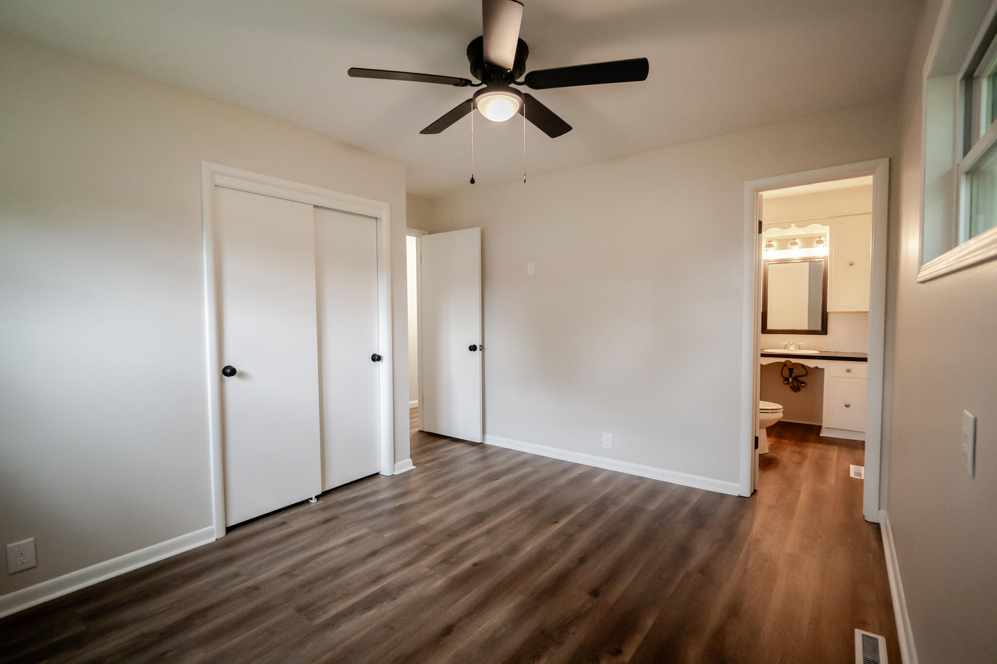 908 West Elm Street Property Photo 19