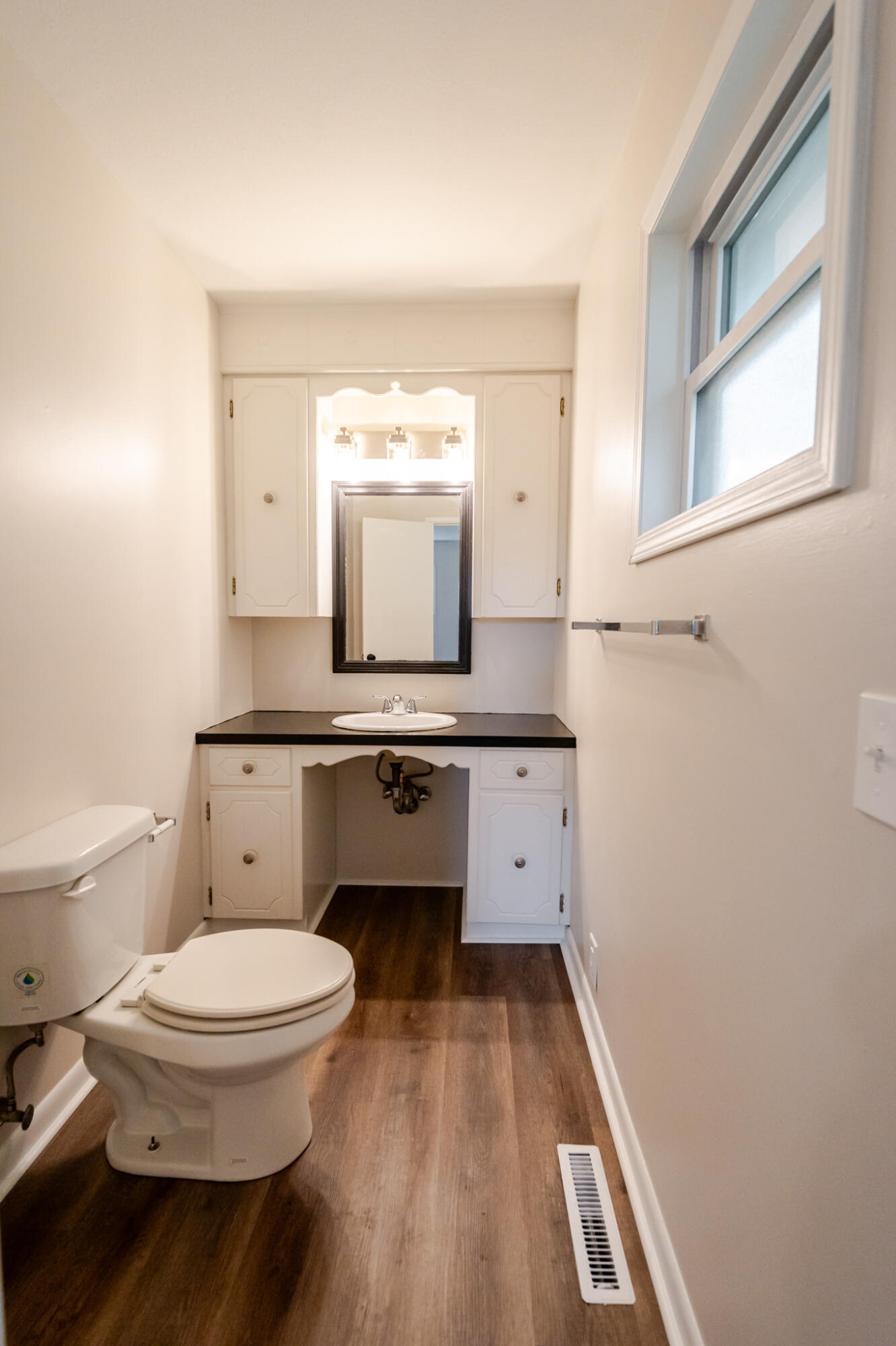 908 West Elm Street Property Photo 20