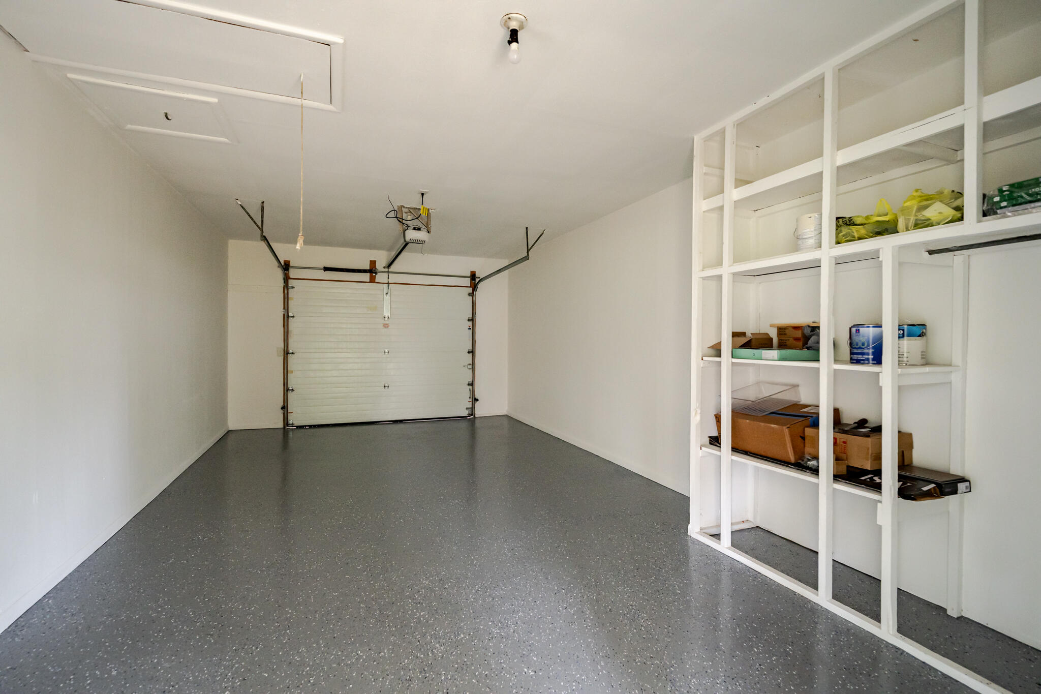 908 West Elm Street Property Photo 22