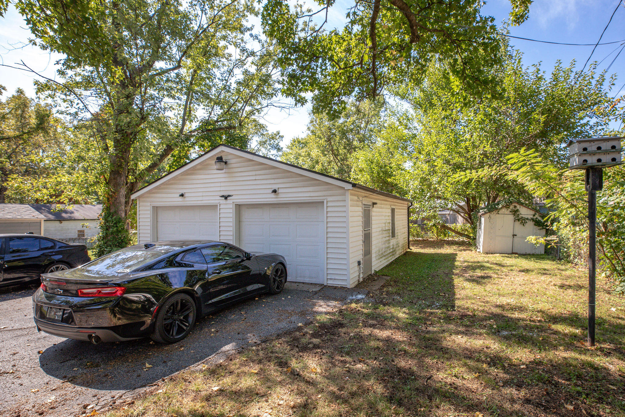 2037 North Weller Avenue Property Photo 4