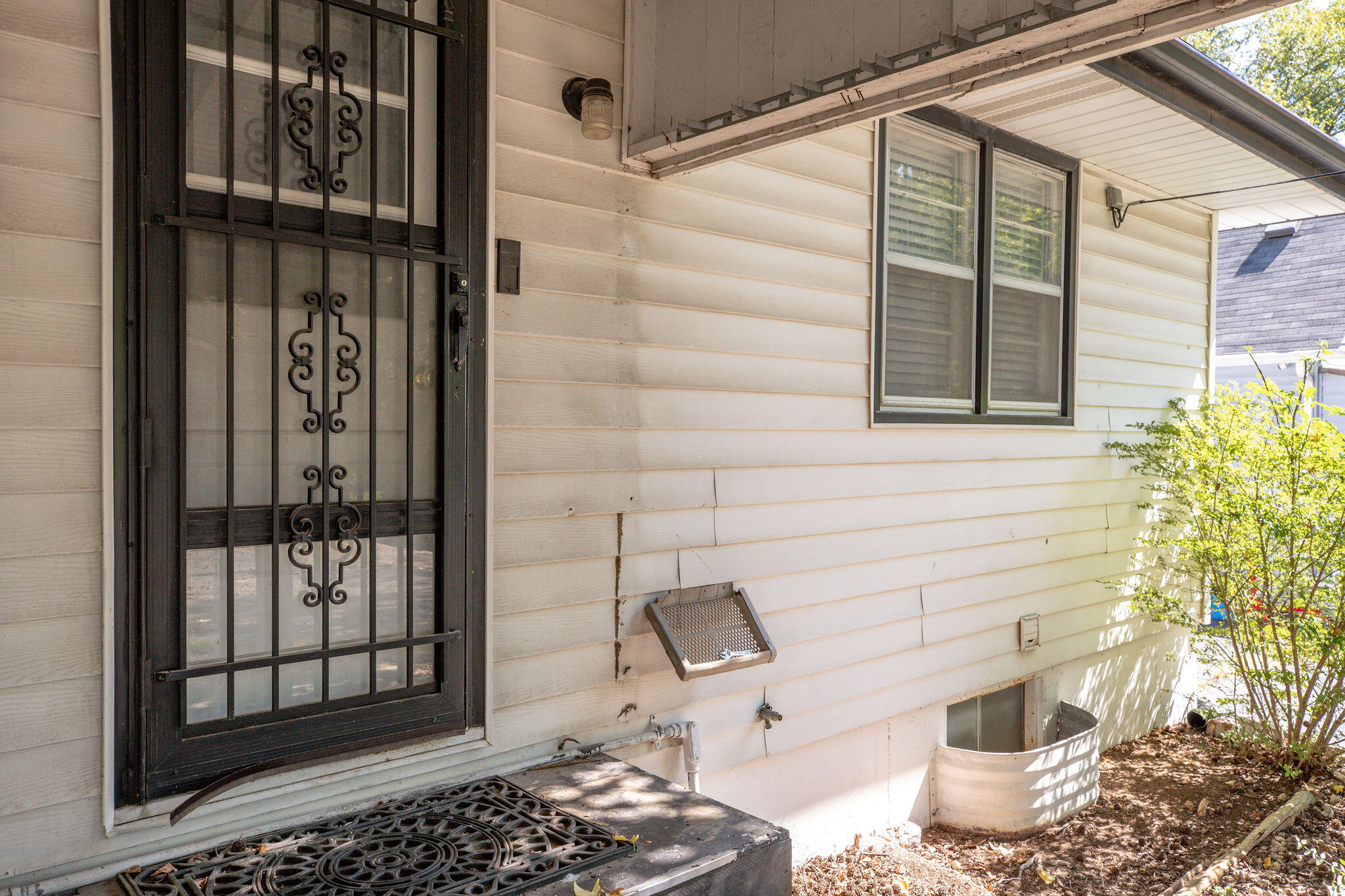 2037 North Weller Avenue Property Photo 22