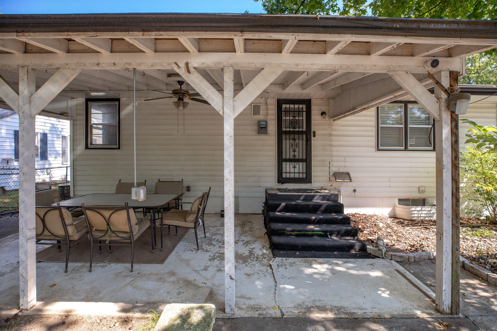 2037 North Weller Avenue Property Photo 23