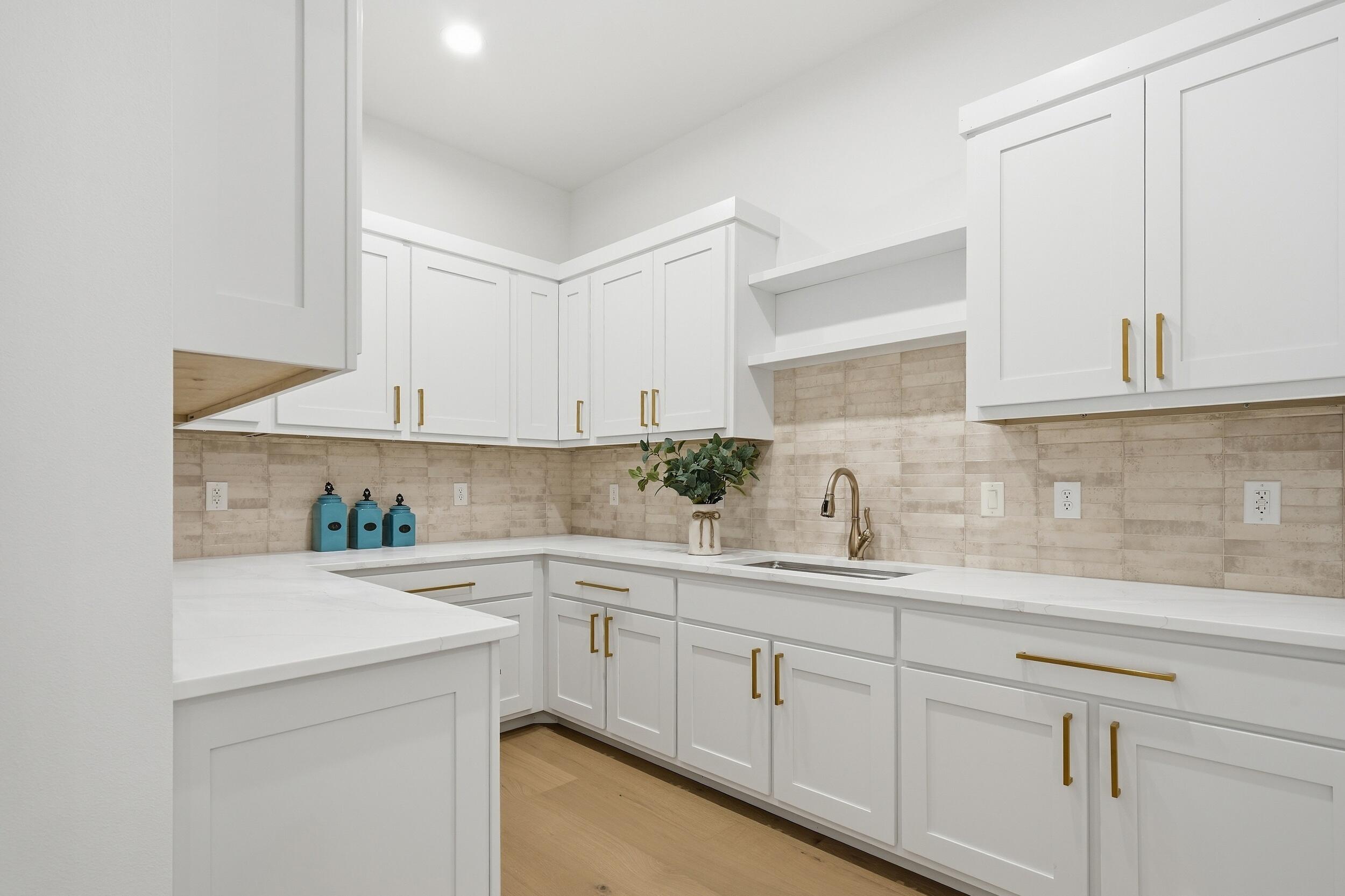 2054 North Silver Charm Avenue Property Photo 12