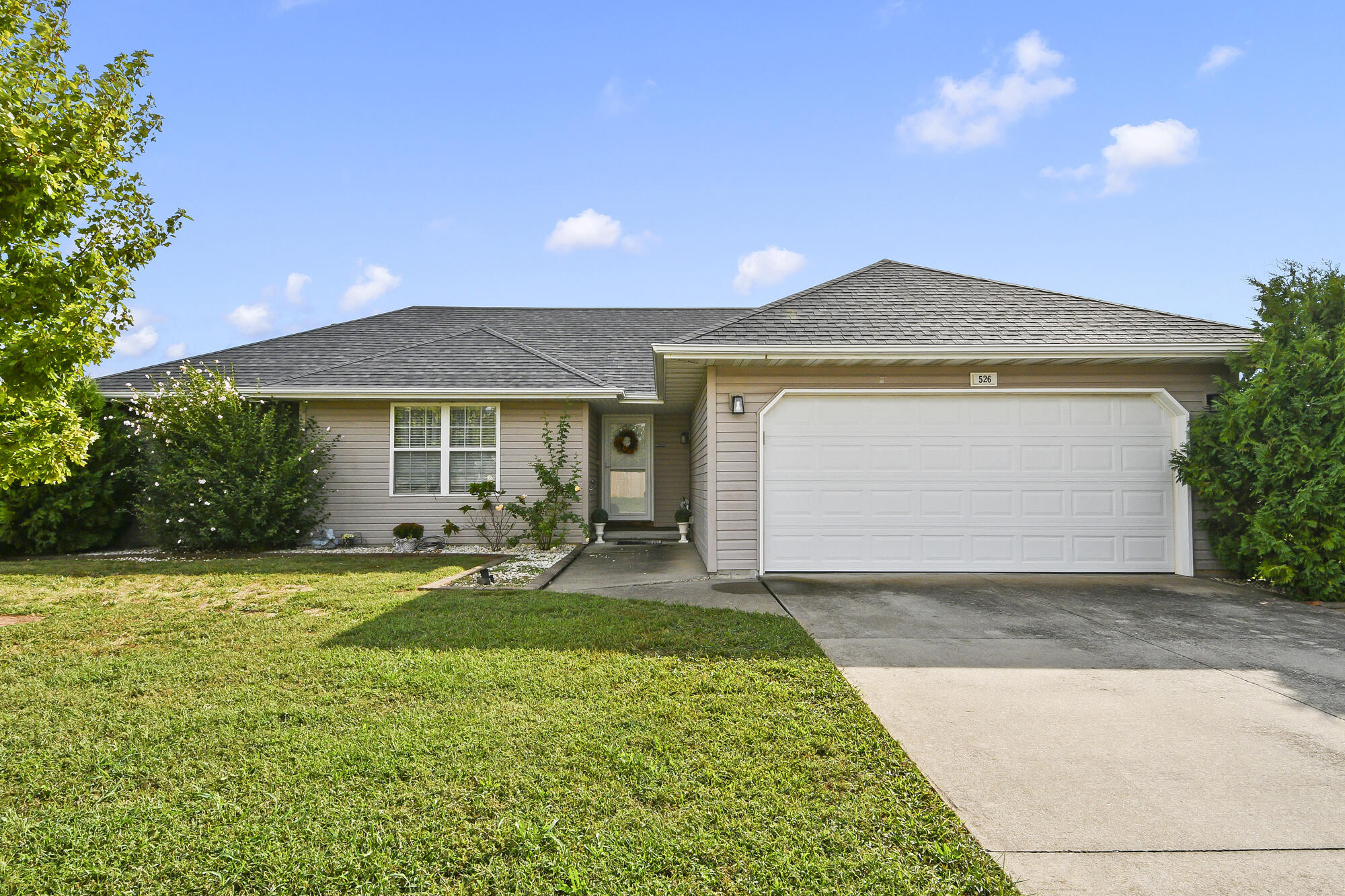 526 North Taylor Drive Property Photo