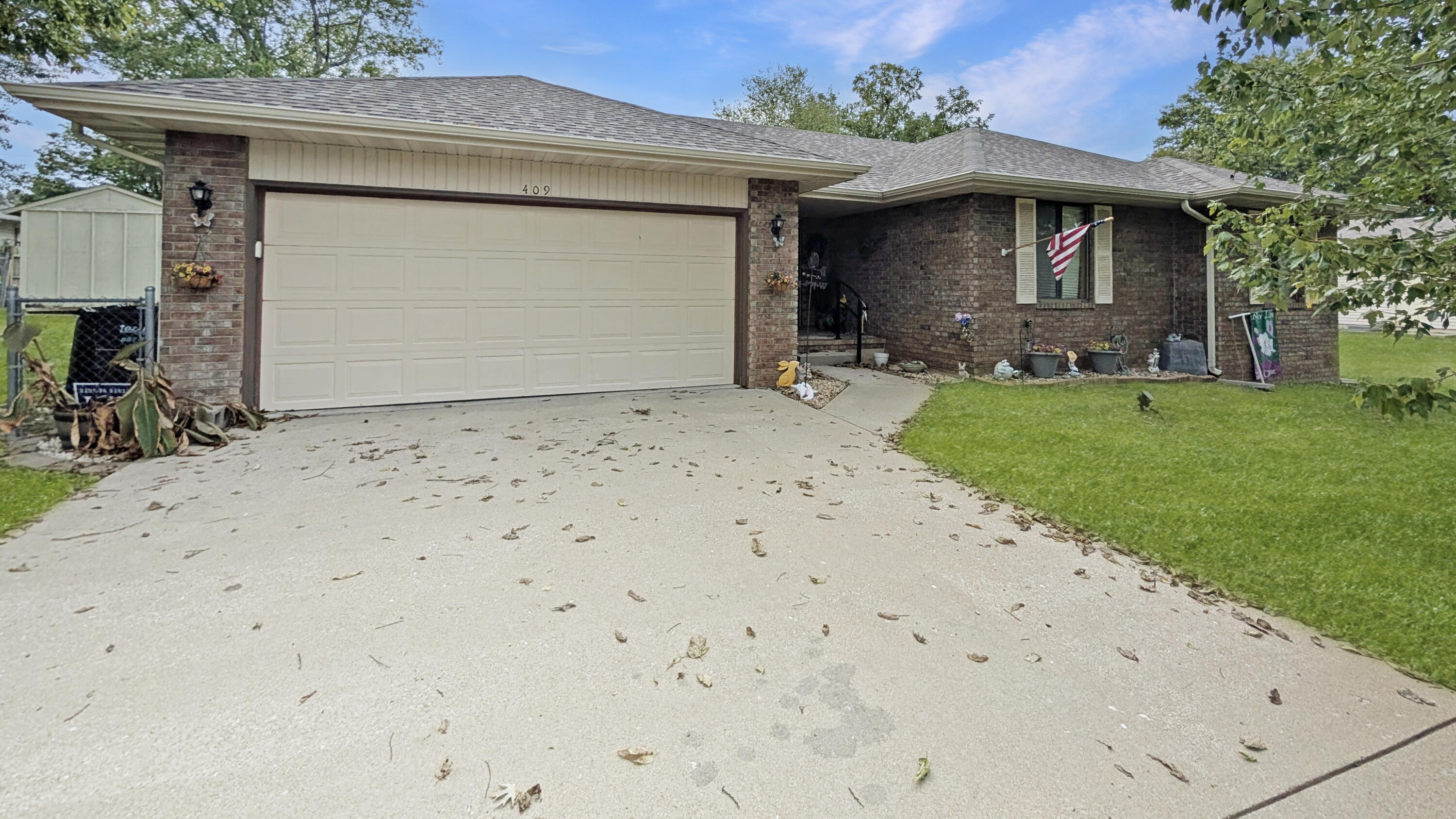 409 North Kyle Avenue Property Photo 1