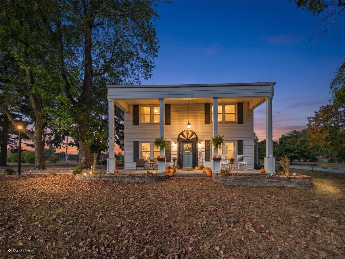 1115 South Locust Street Property Photo 2