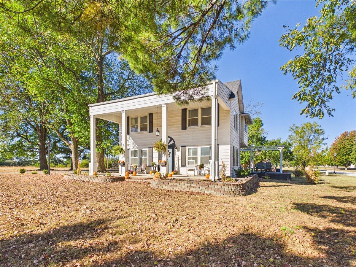 1115 South Locust Street Property Photo 4