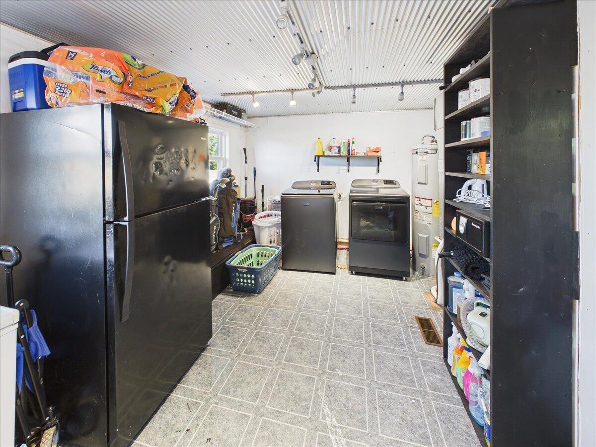1115 South Locust Street Property Photo 19