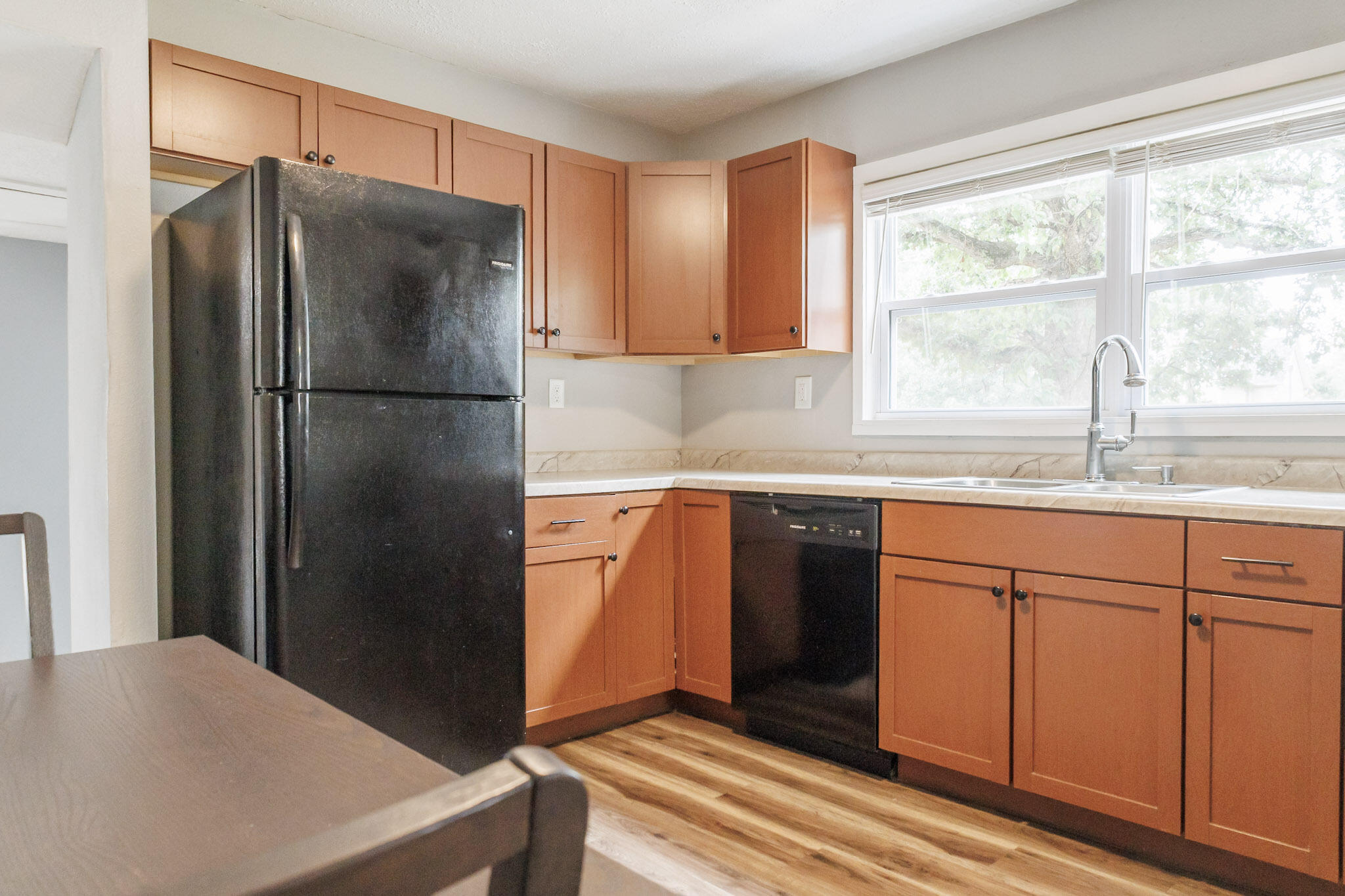 1872 North Broadway Avenue Property Photo 15