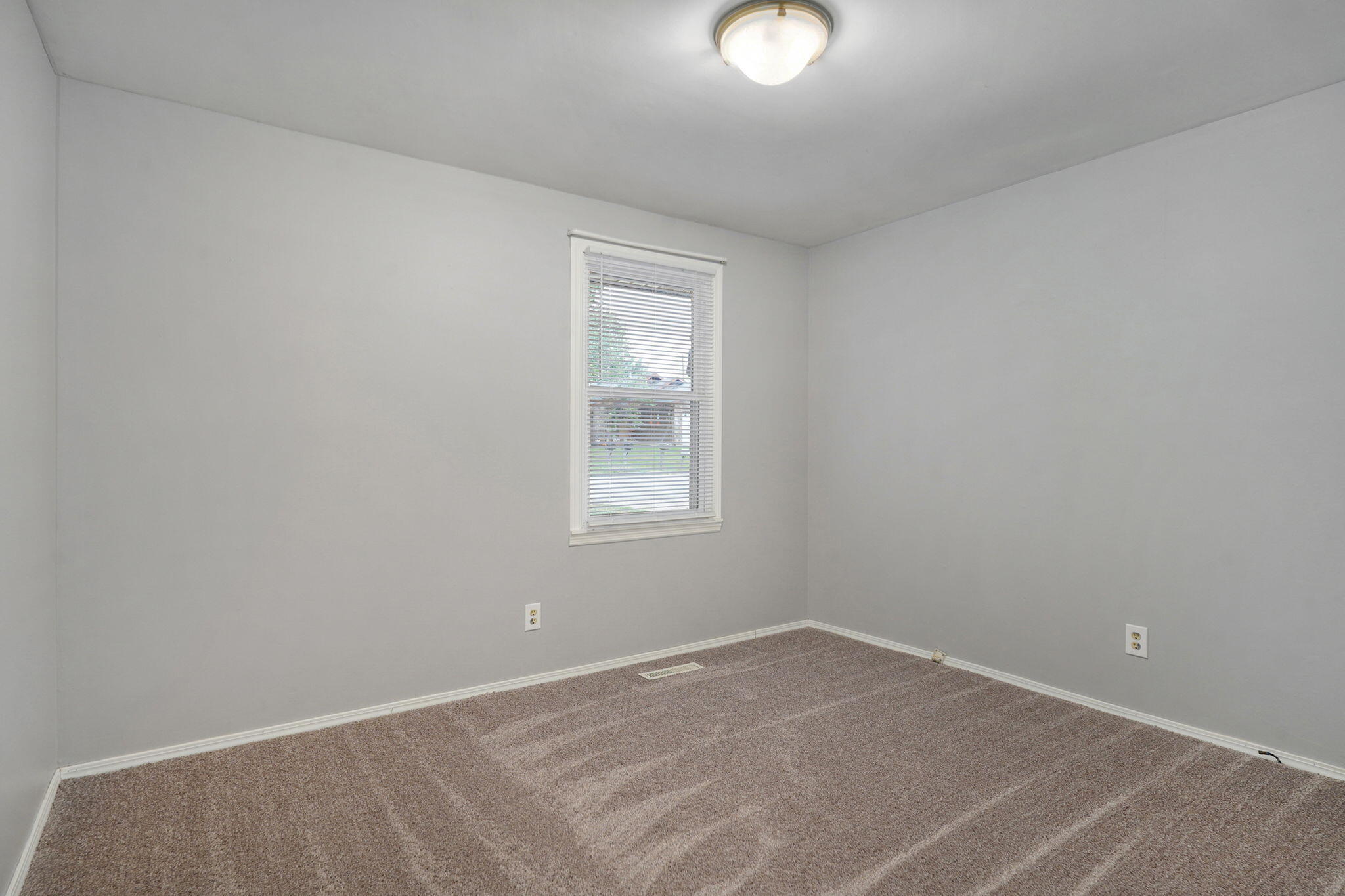 2653 West Blackburn Drive Property Photo 16