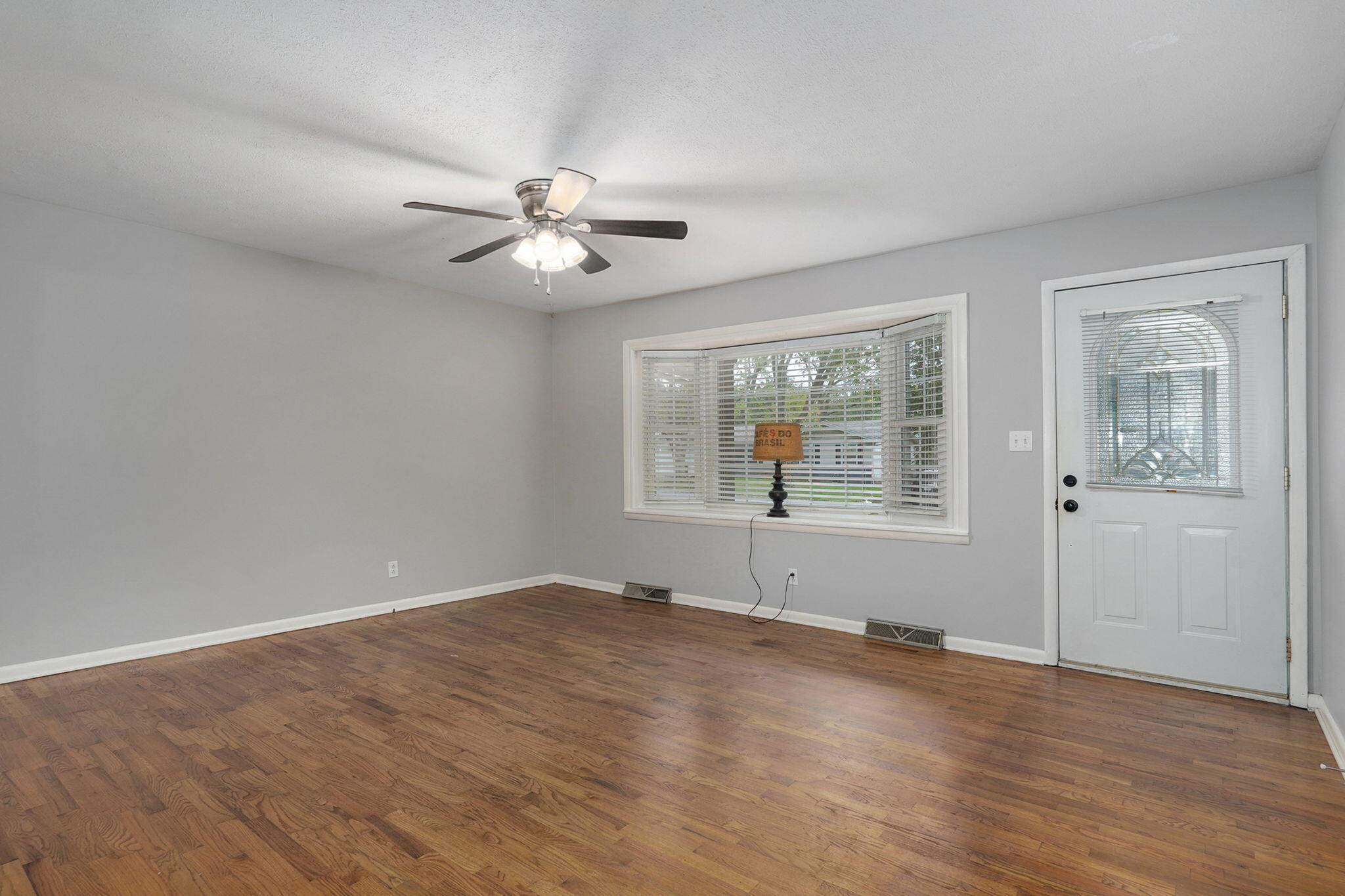 3544 South Franklin Avenue Property Photo 4