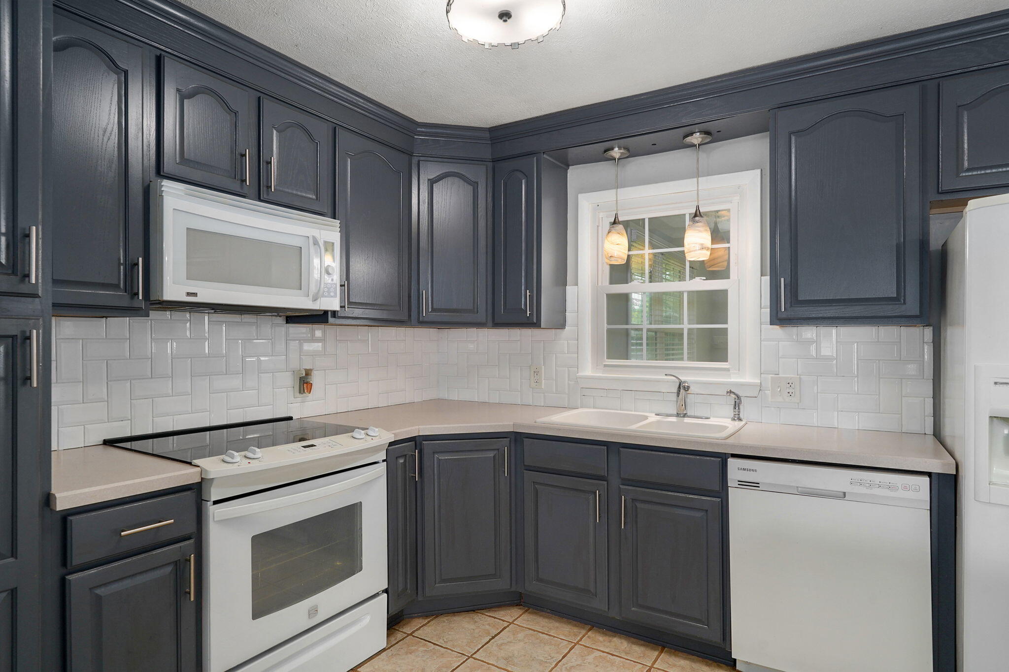 3544 South Franklin Avenue Property Photo 9