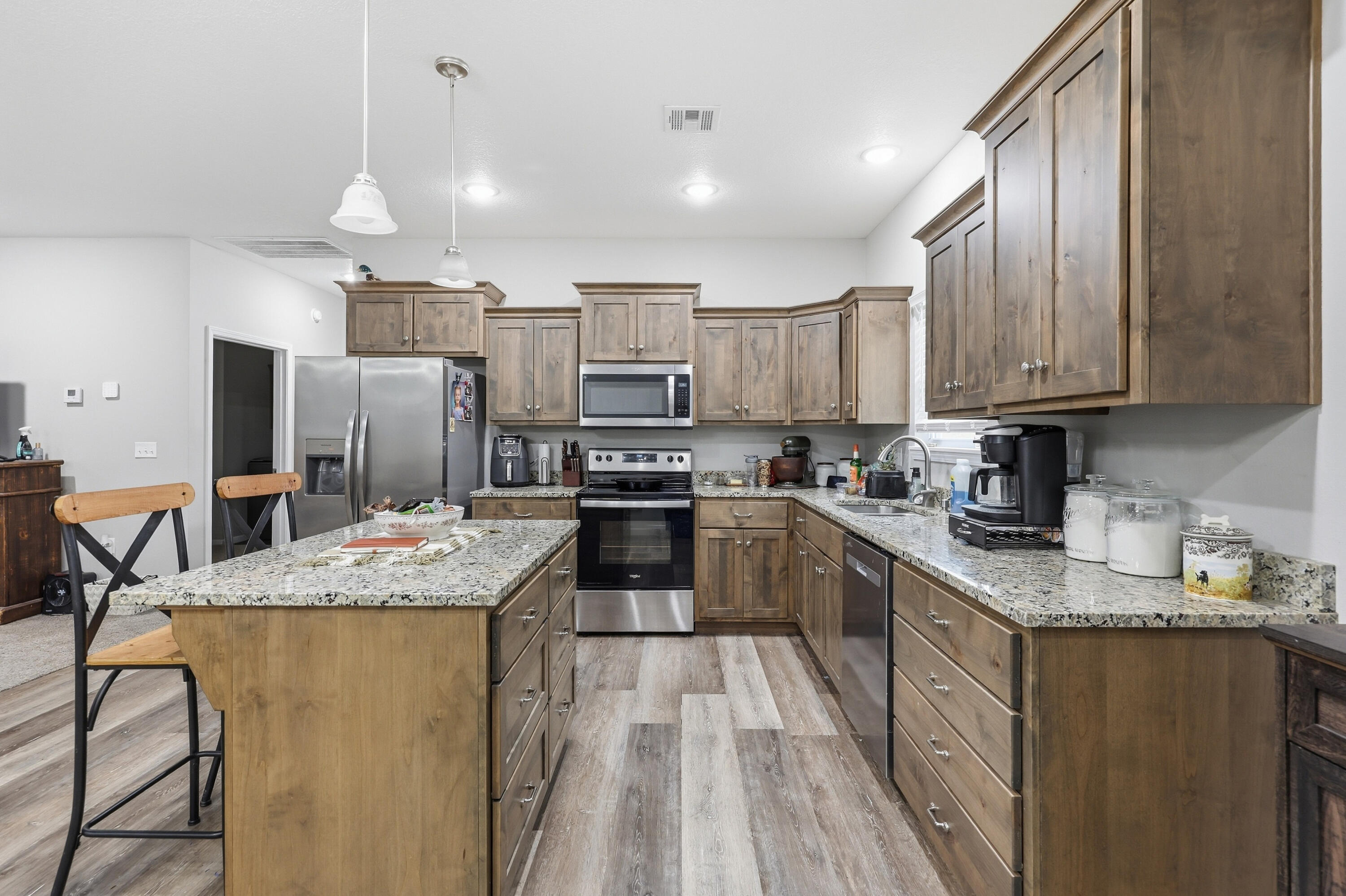 13651 Pella Lane Property Photo 8