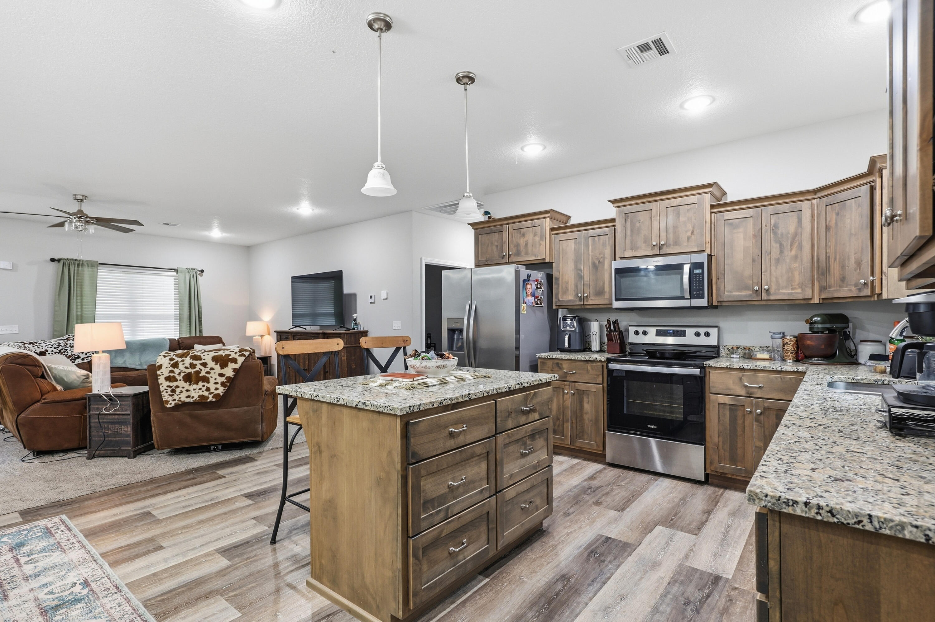 13651 Pella Lane Property Photo 9