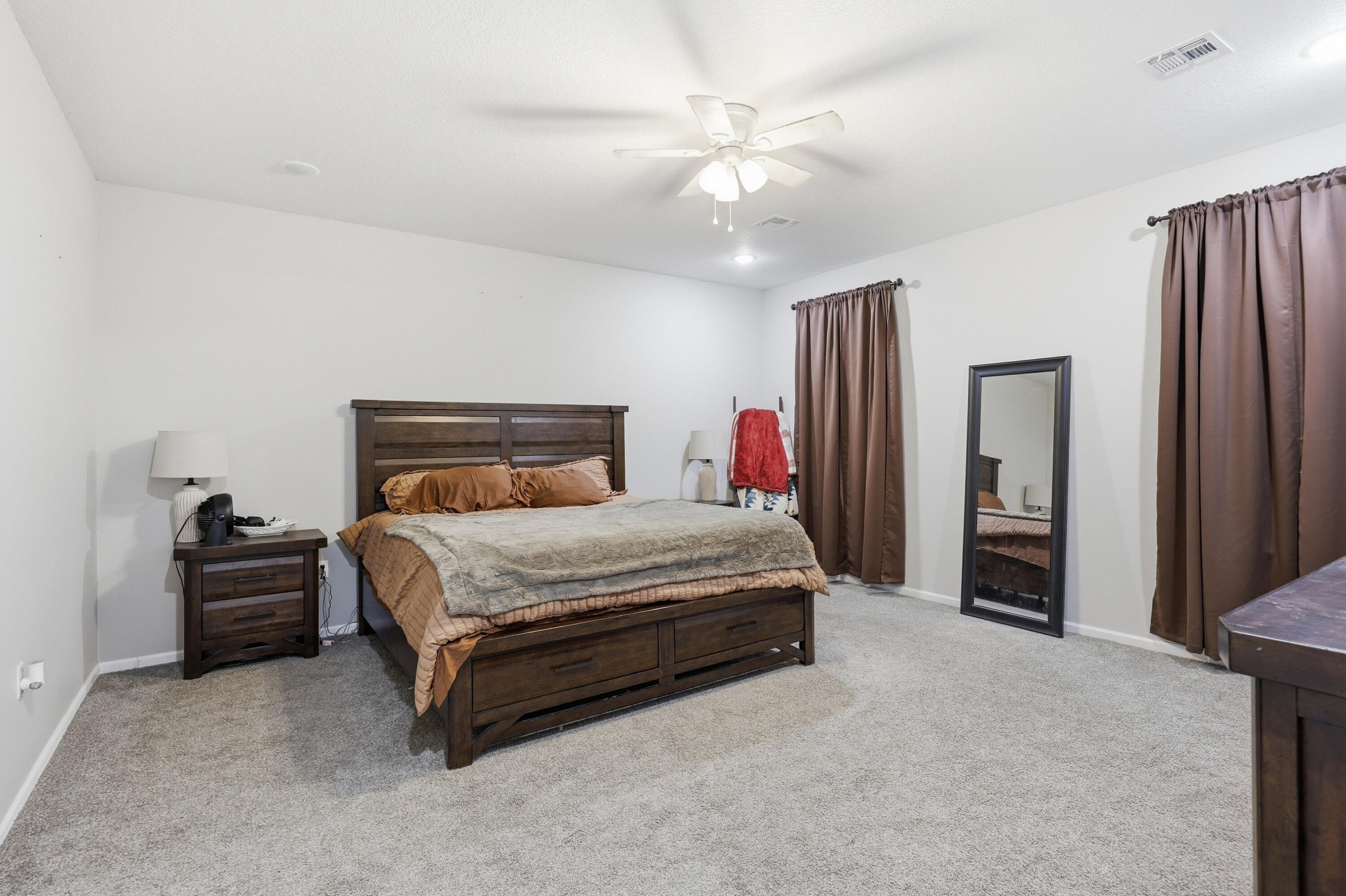 13651 Pella Lane Property Photo 10