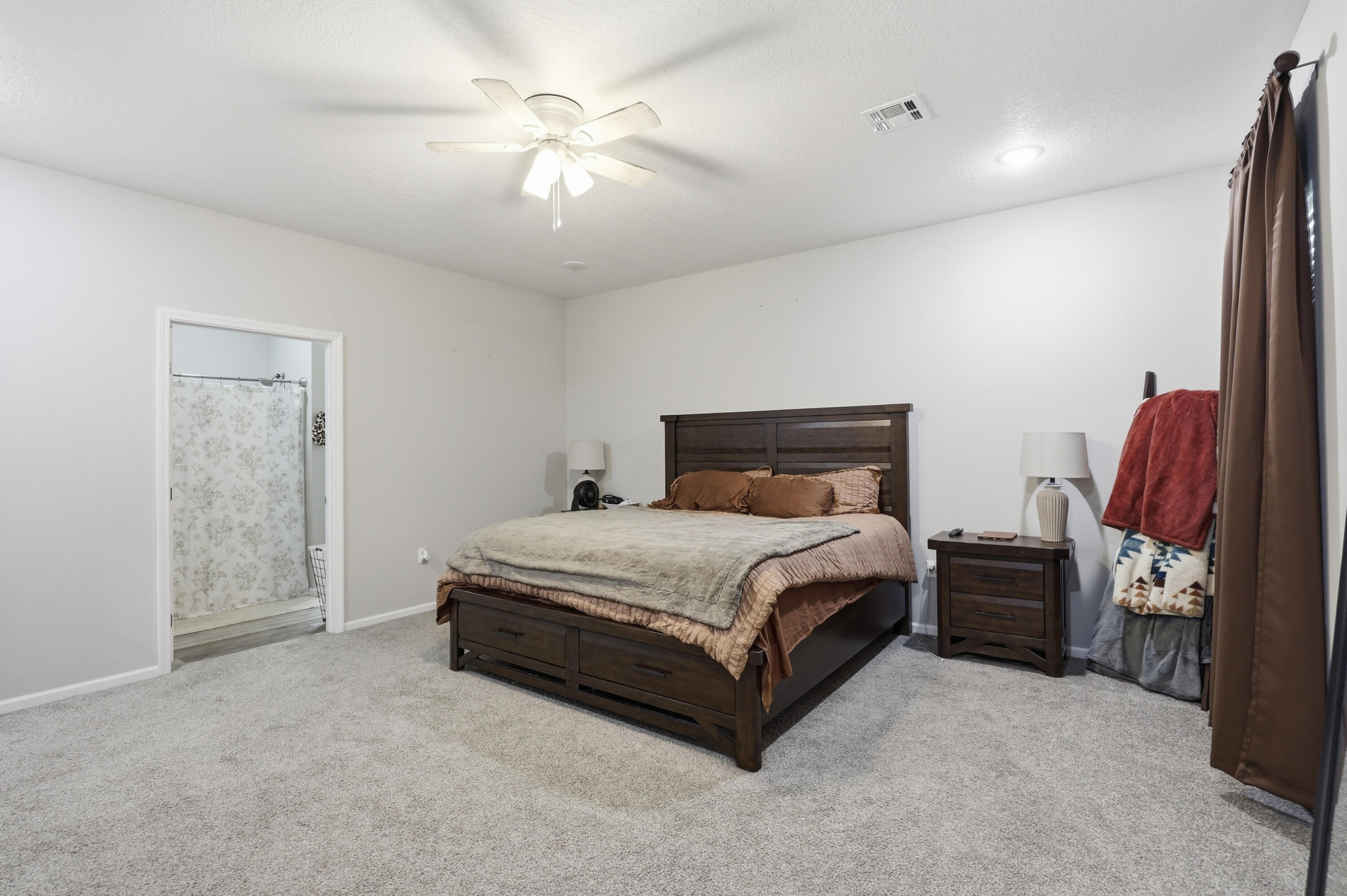 13651 Pella Lane Property Photo 11