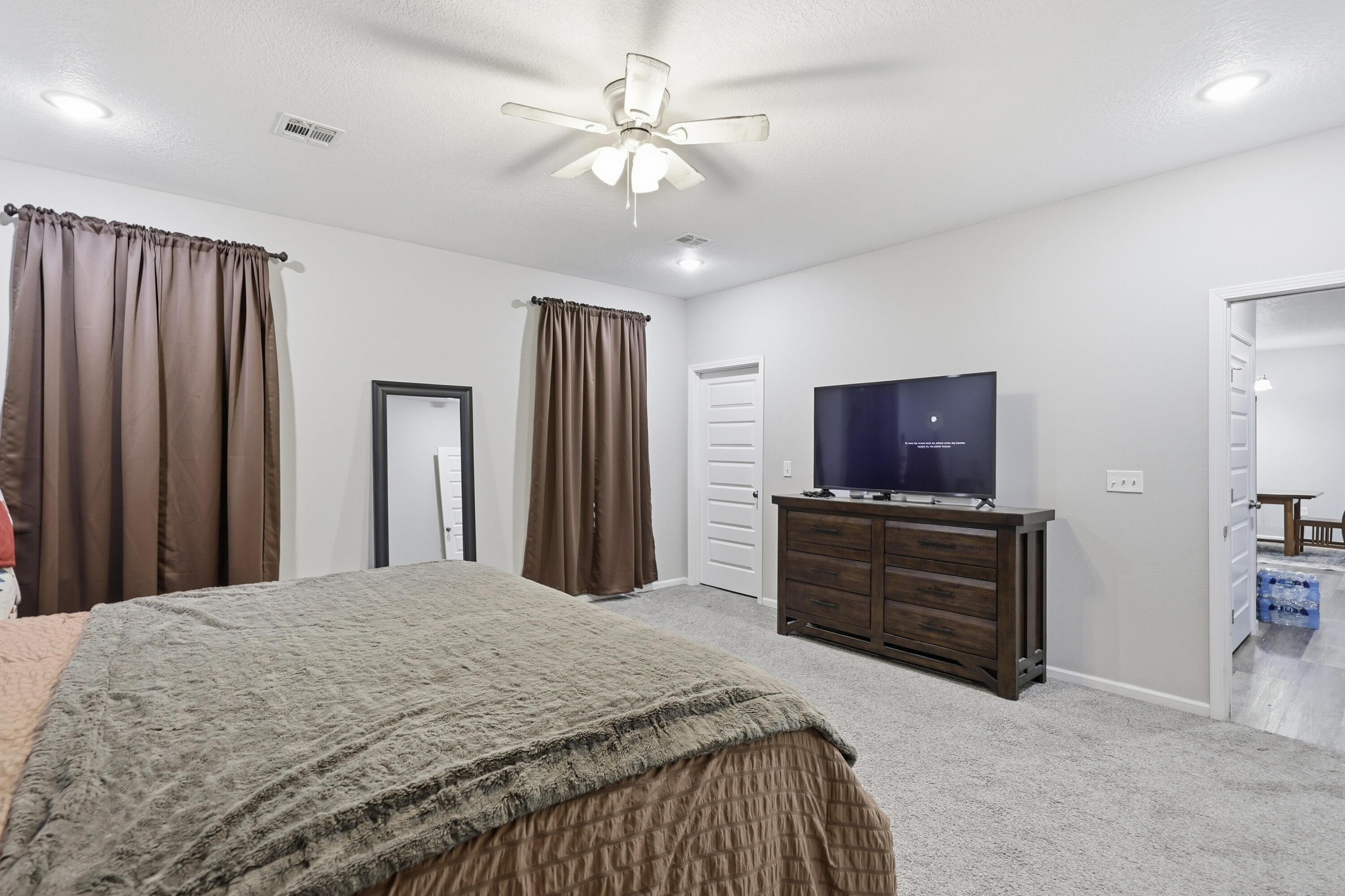 13651 Pella Lane Property Photo 12