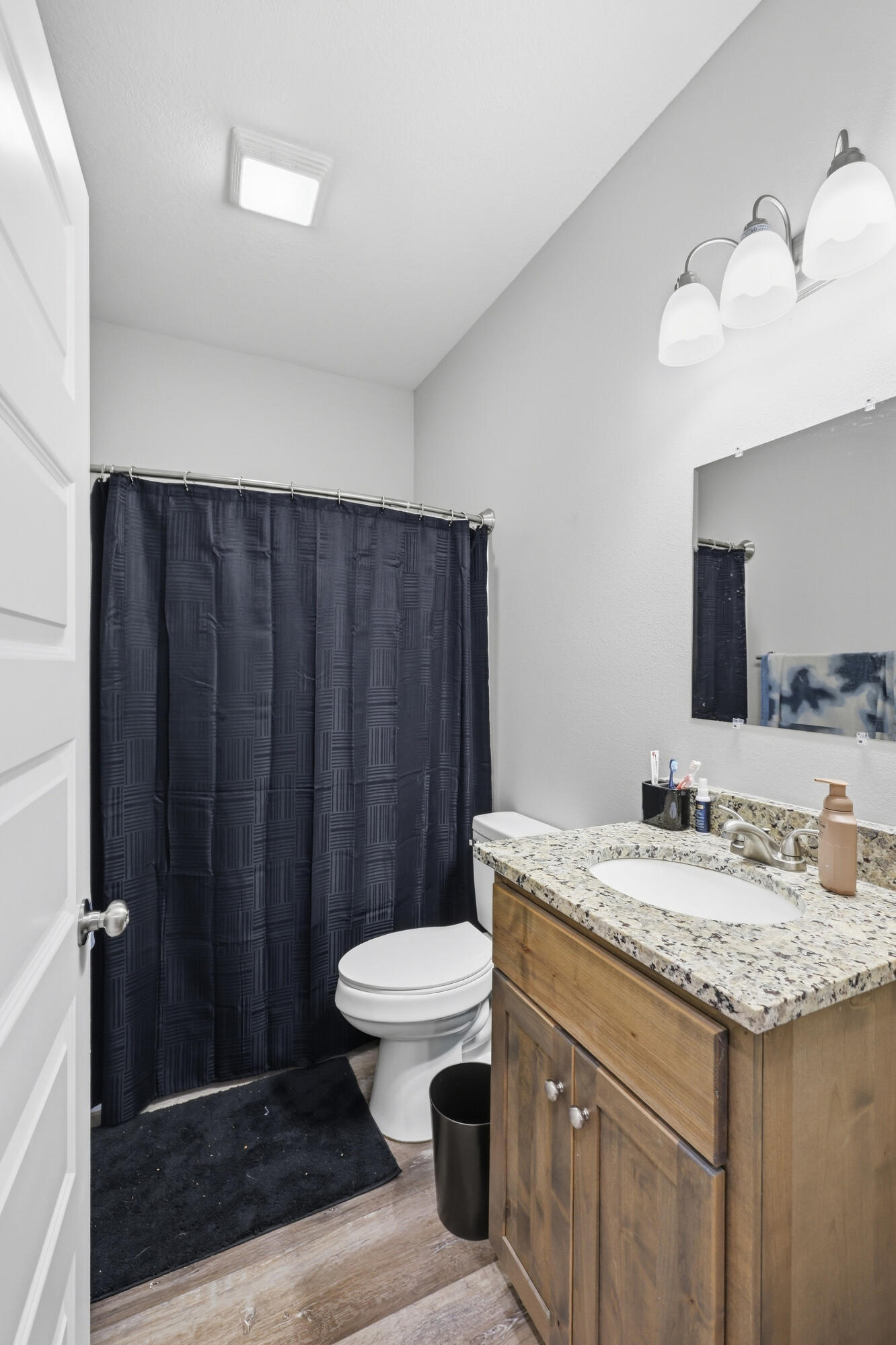13651 Pella Lane Property Photo 18