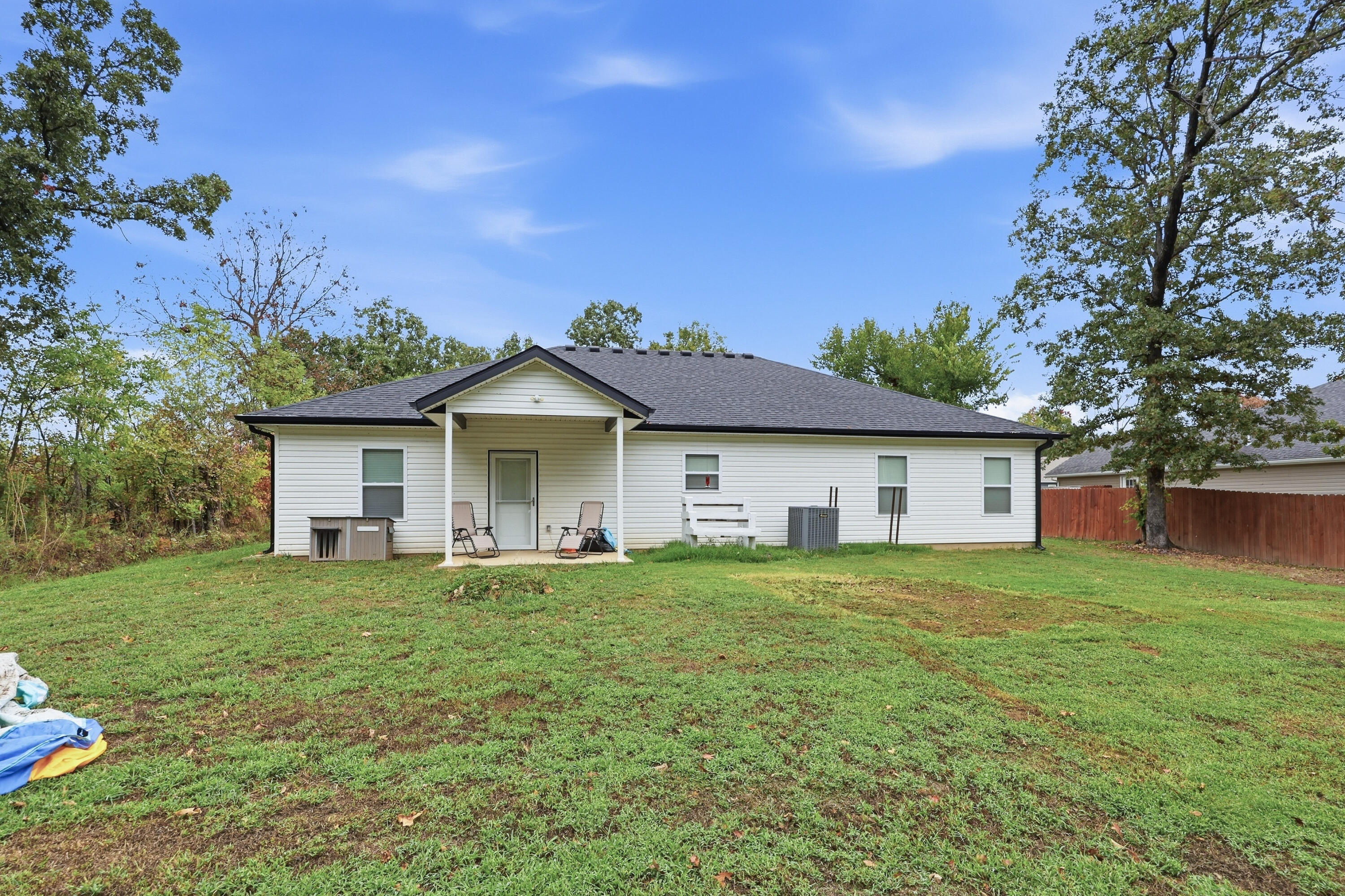 13651 Pella Lane Property Photo 21