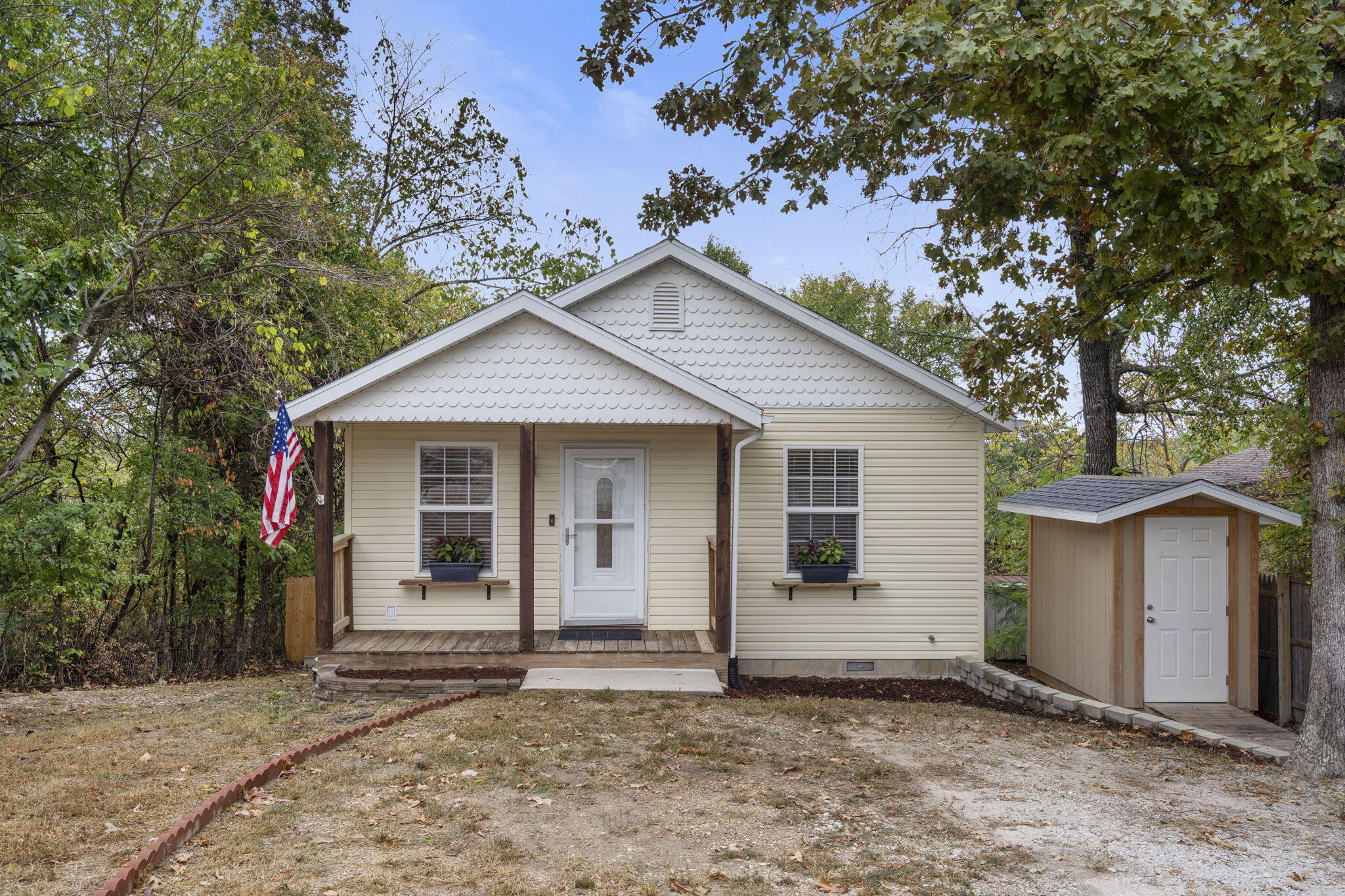810 Knox Avenue Property Photo 1