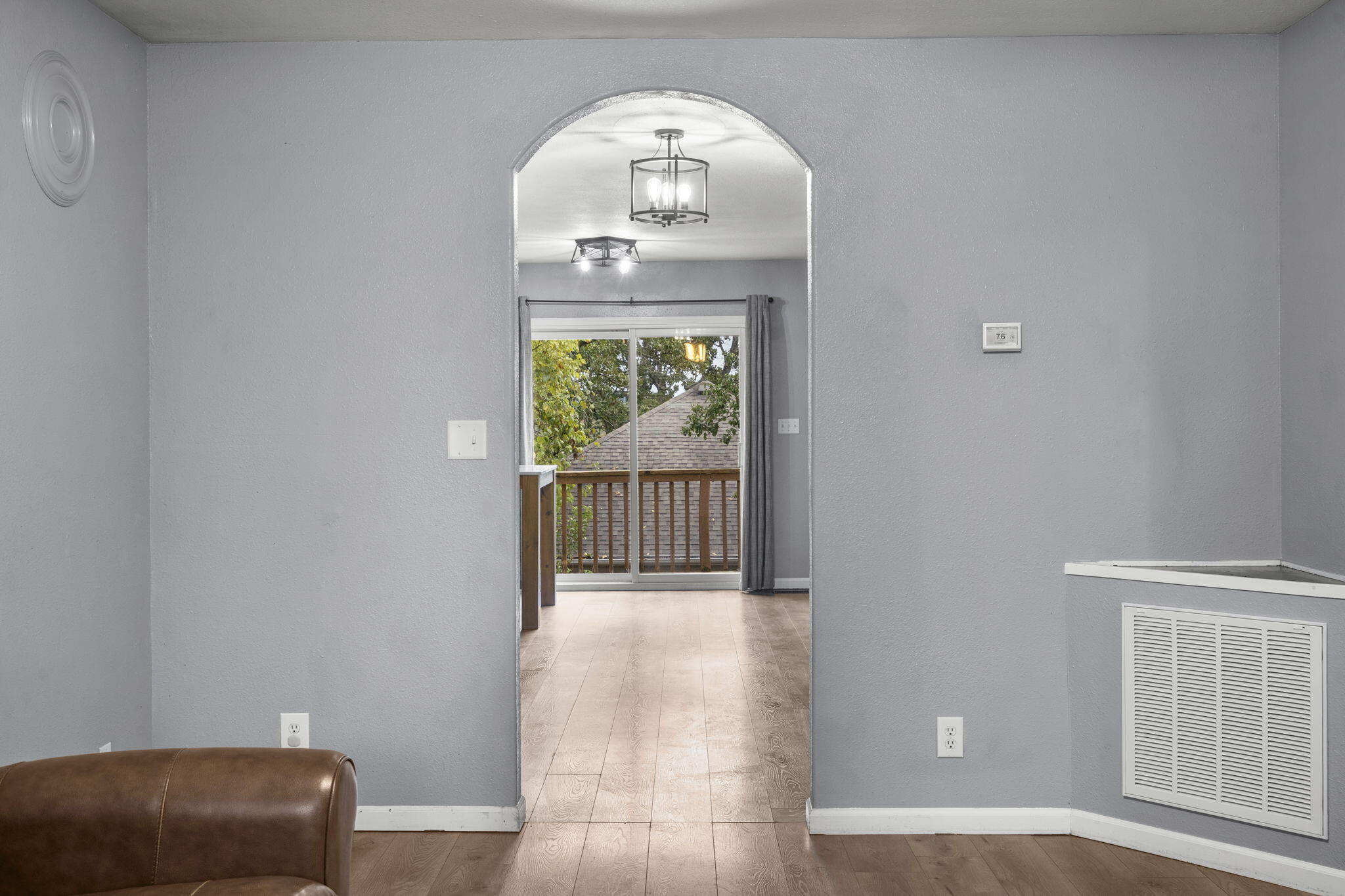 810 Knox Avenue Property Photo 6