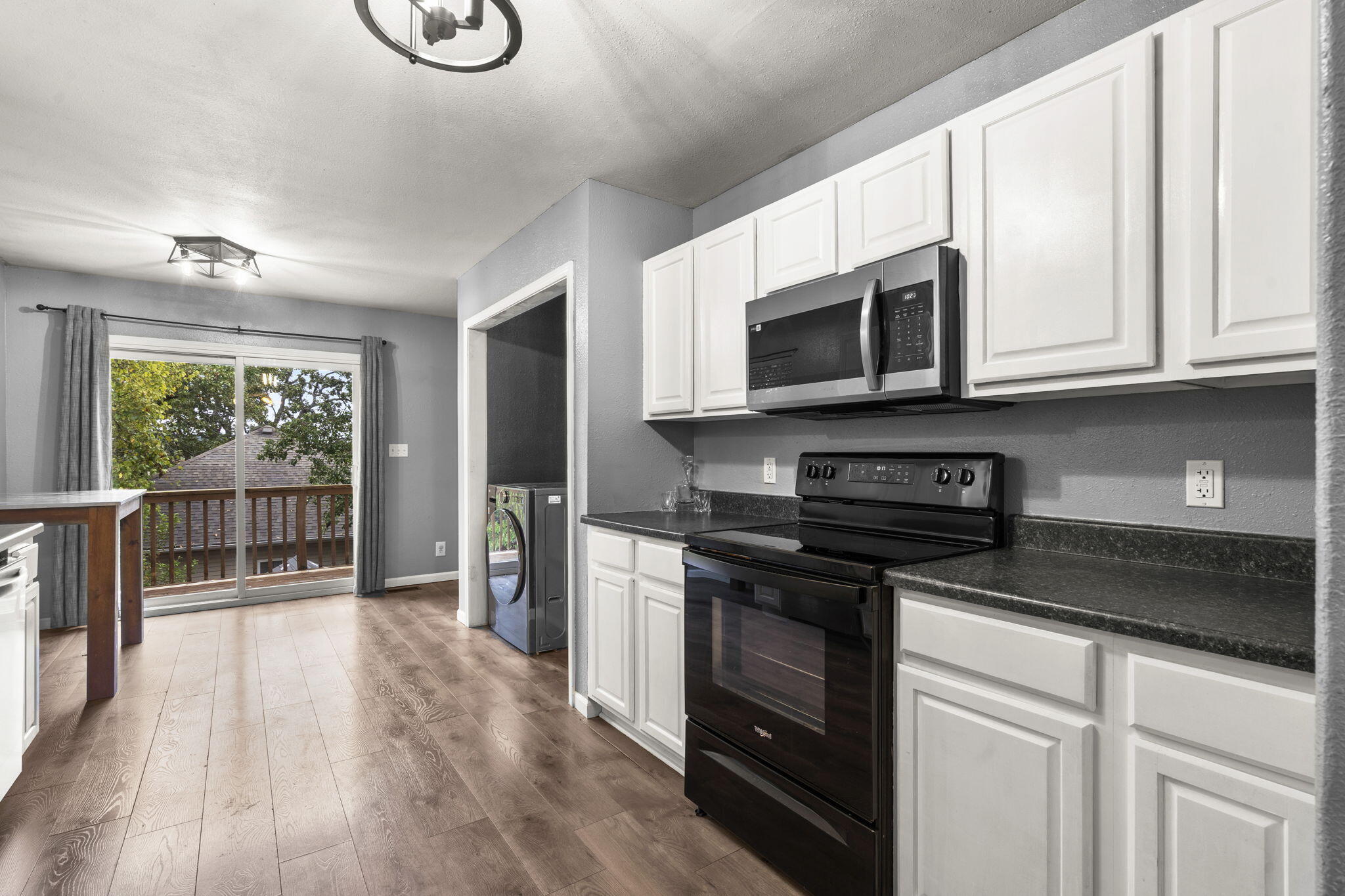 810 Knox Avenue Property Photo 8