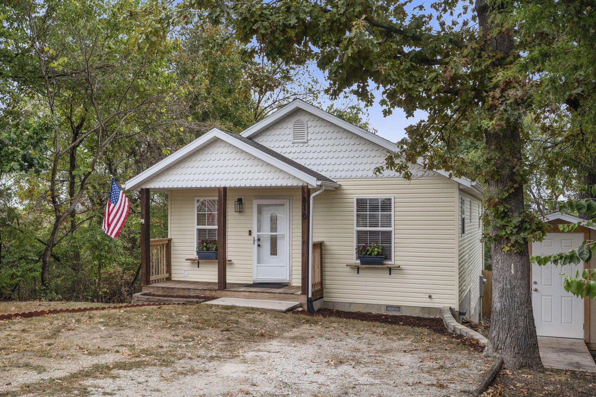 810 Knox Avenue Property Photo 33