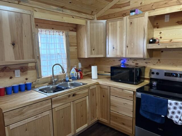 17330 Lawrence 2240 Property Photo 7