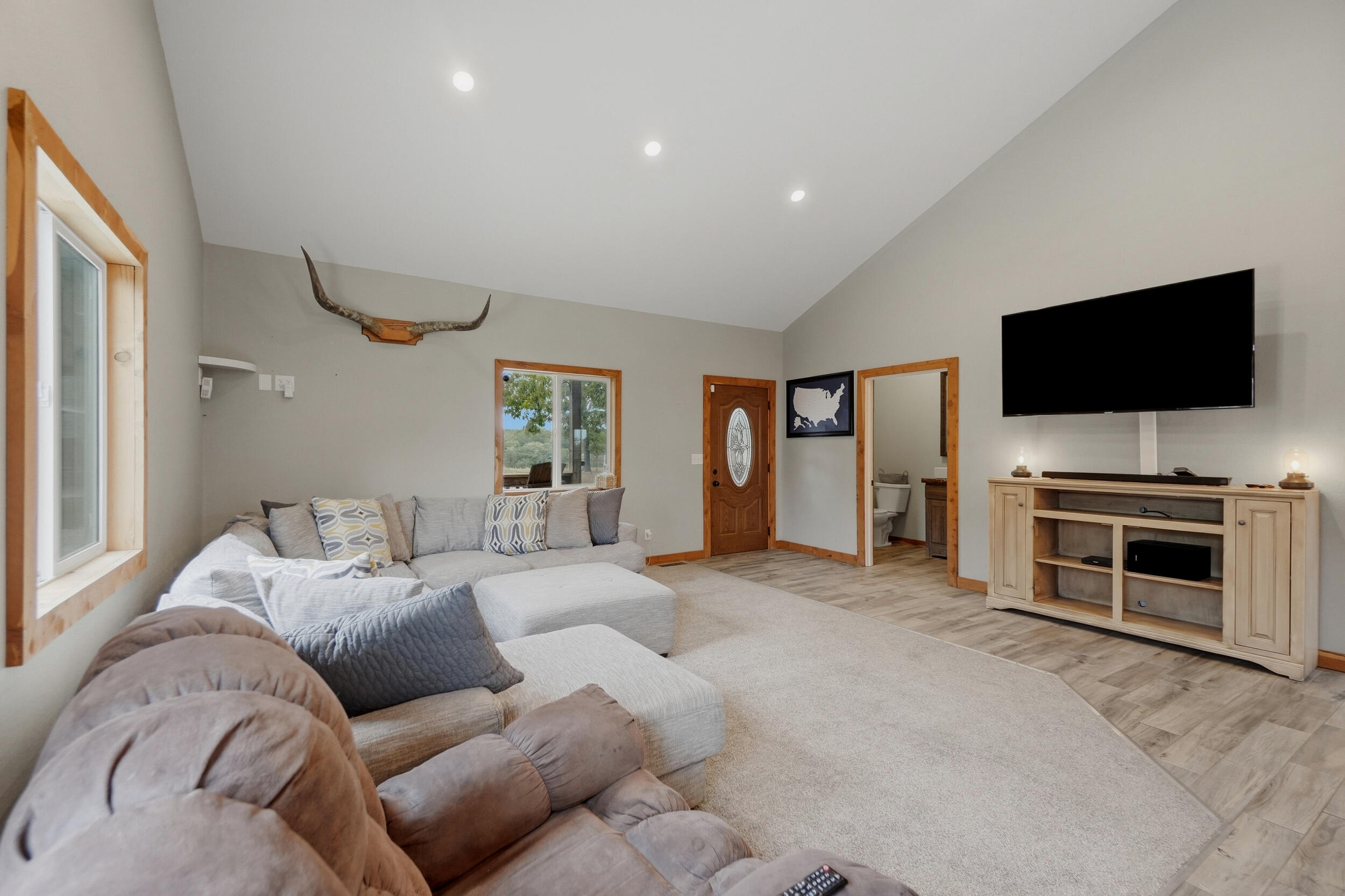 28559 Farm Road 1190 Property Photo 7