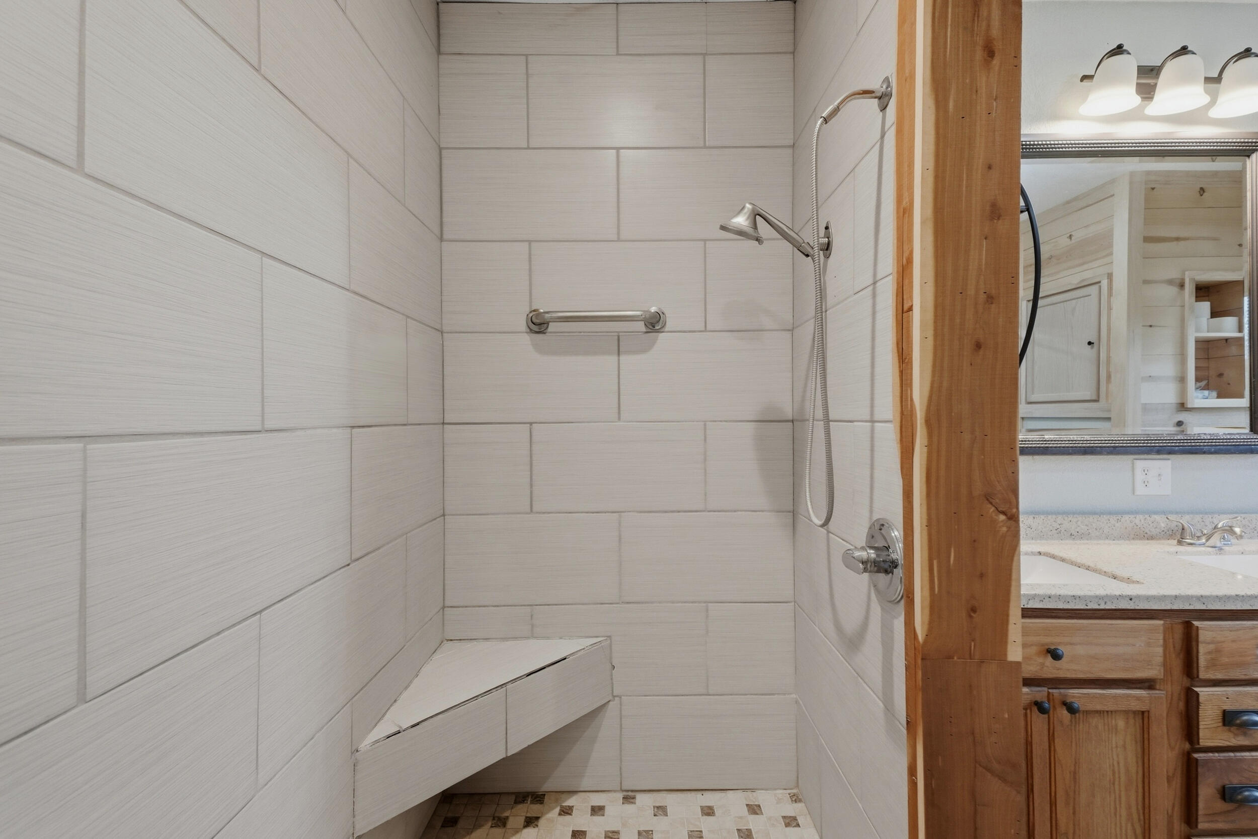 28559 Farm Road 1190 Property Photo 18
